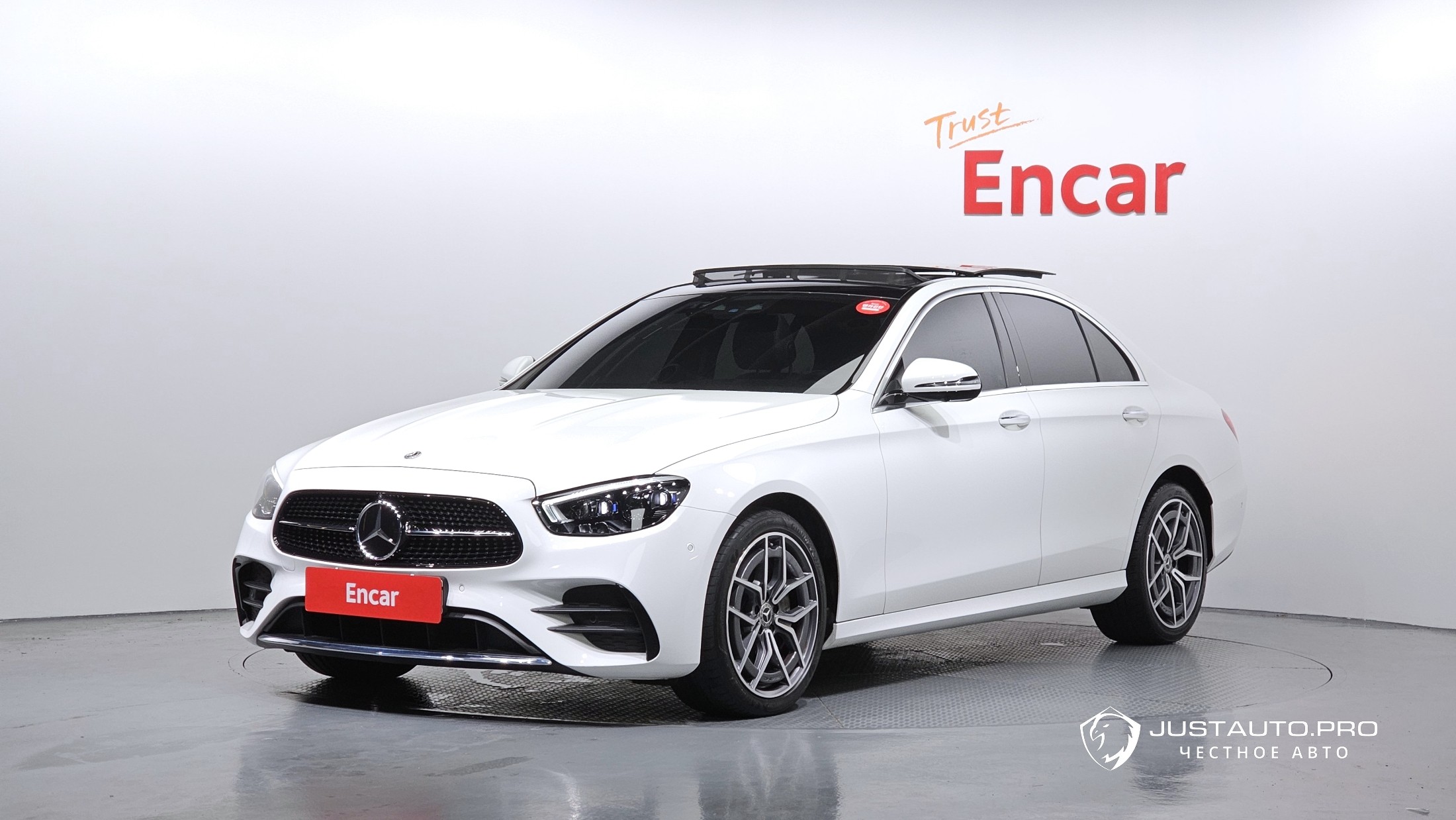 Автомобиль Mercedes-Benz E-Class