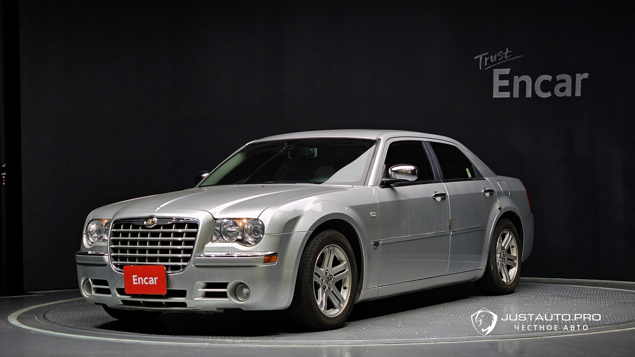 Автомобиль Chrysler 300C