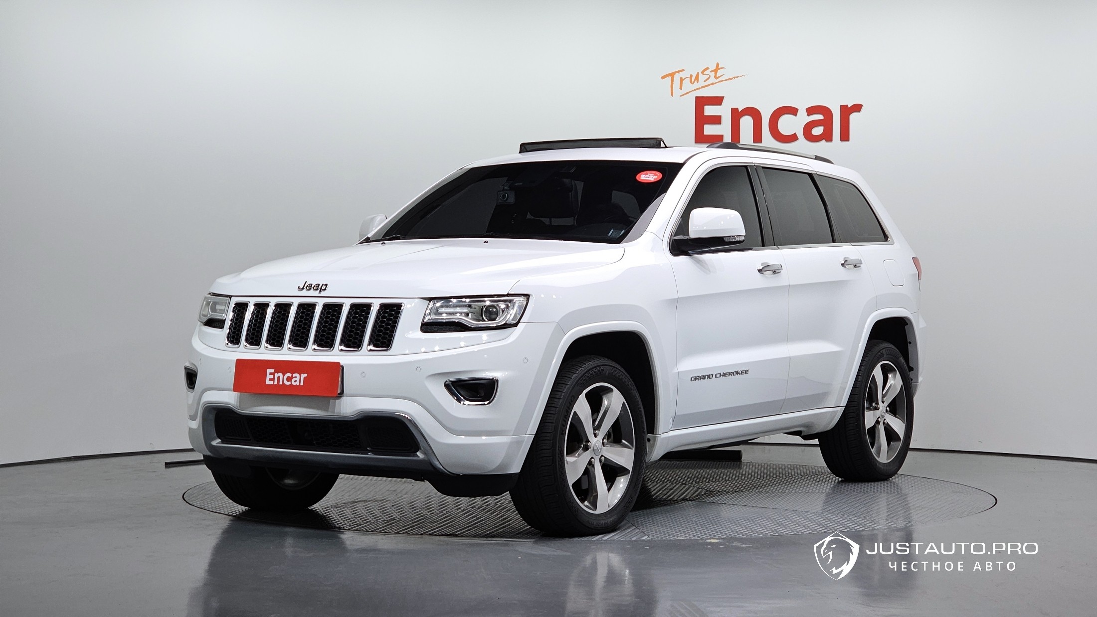 Автомобиль Jeep Cherokee