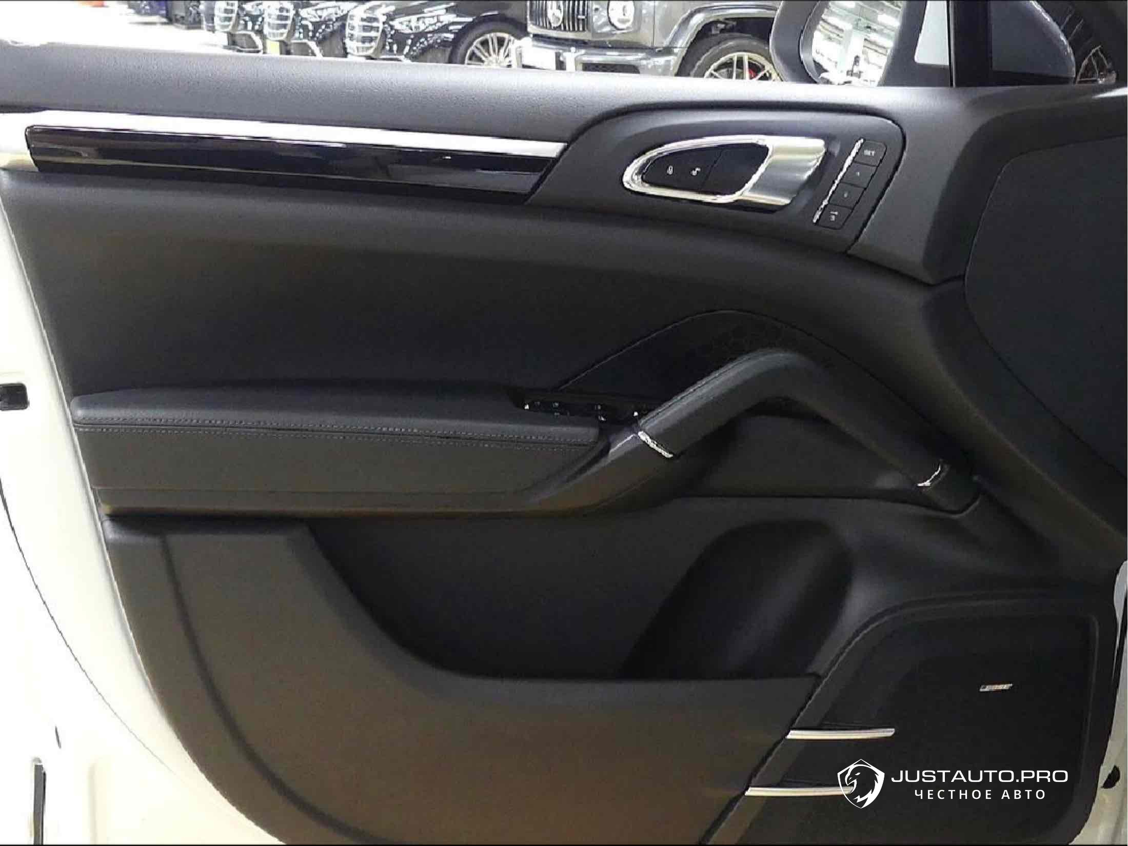 Автомобиль Porsche Cayenne