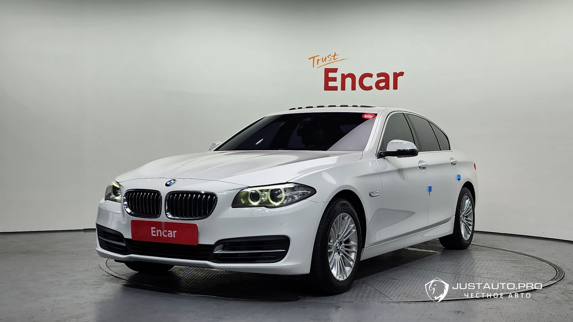 Автомобиль BMW 5-Series