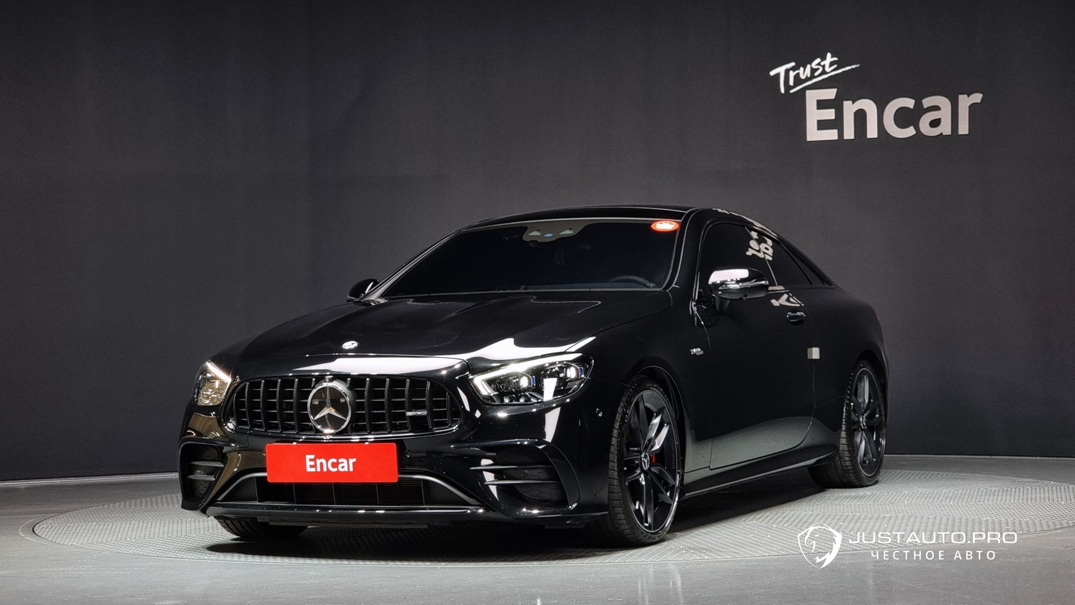 Автомобиль Mercedes-Benz E-Class