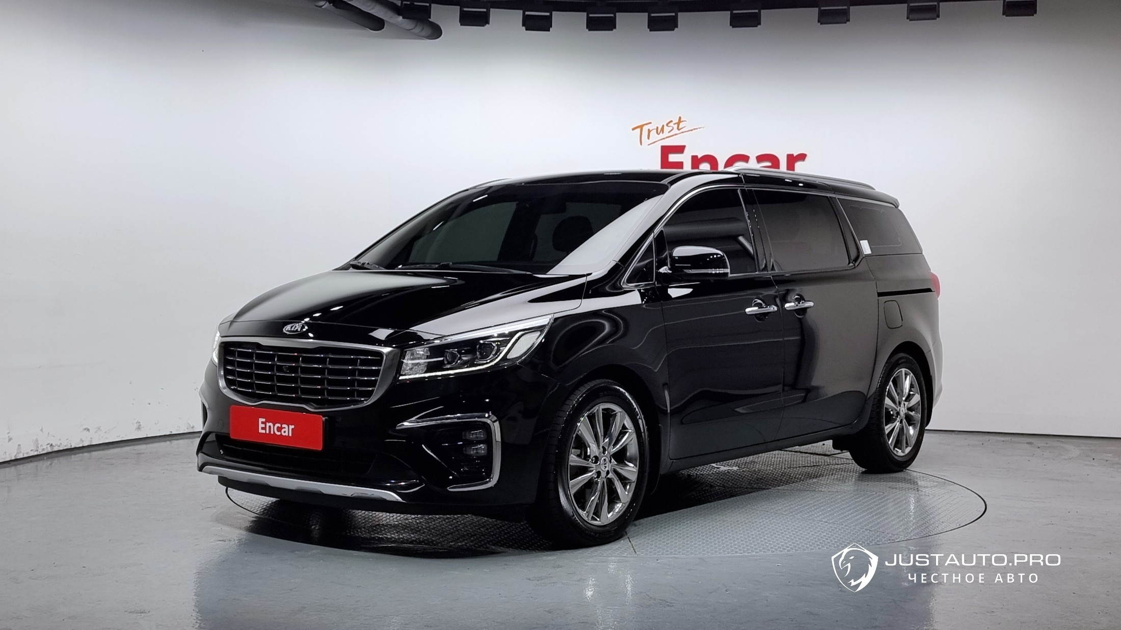 Автомобиль Kia Canival