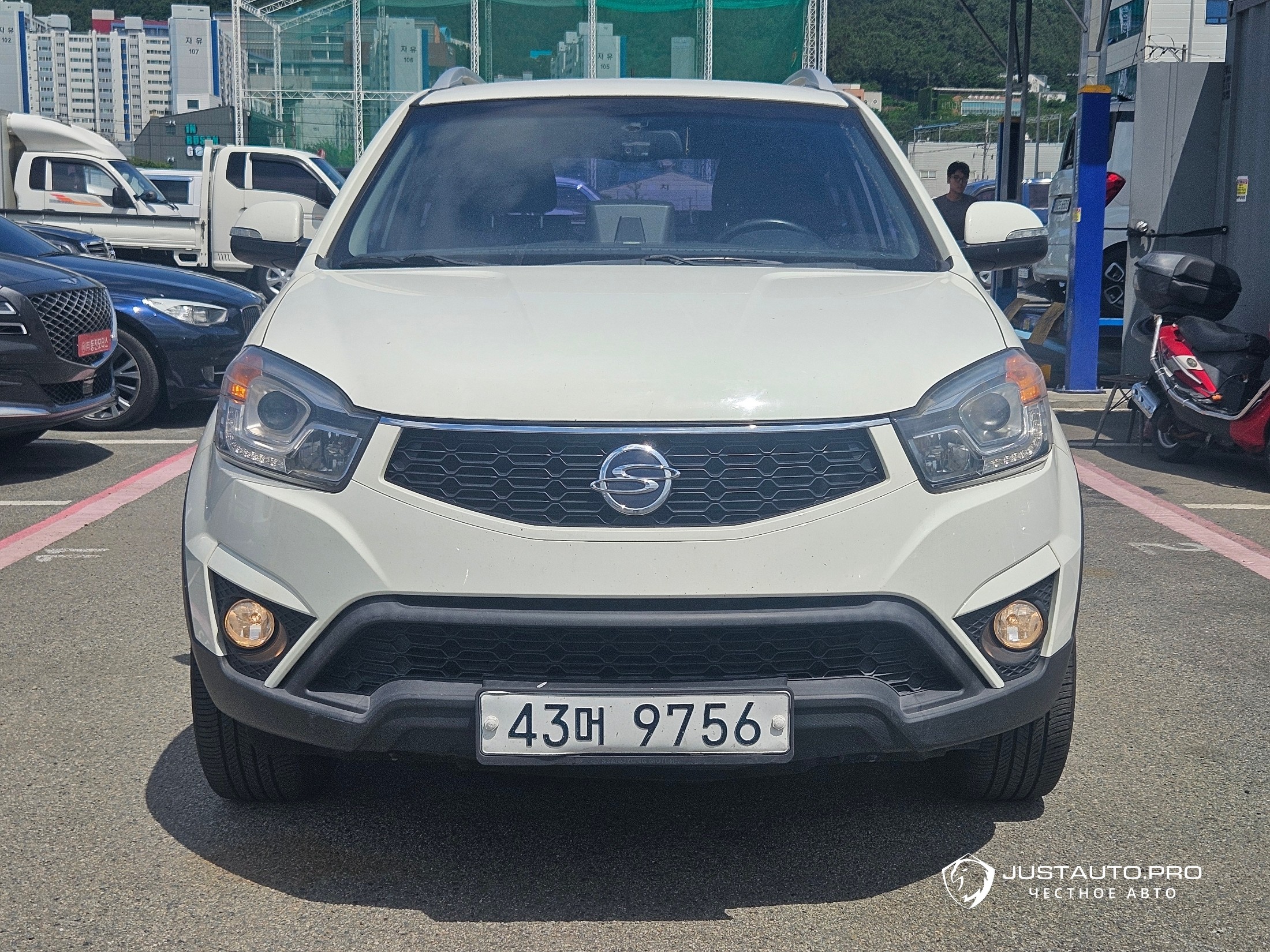 Автомобиль KG_Mobility_Ssangyong KORANDO
