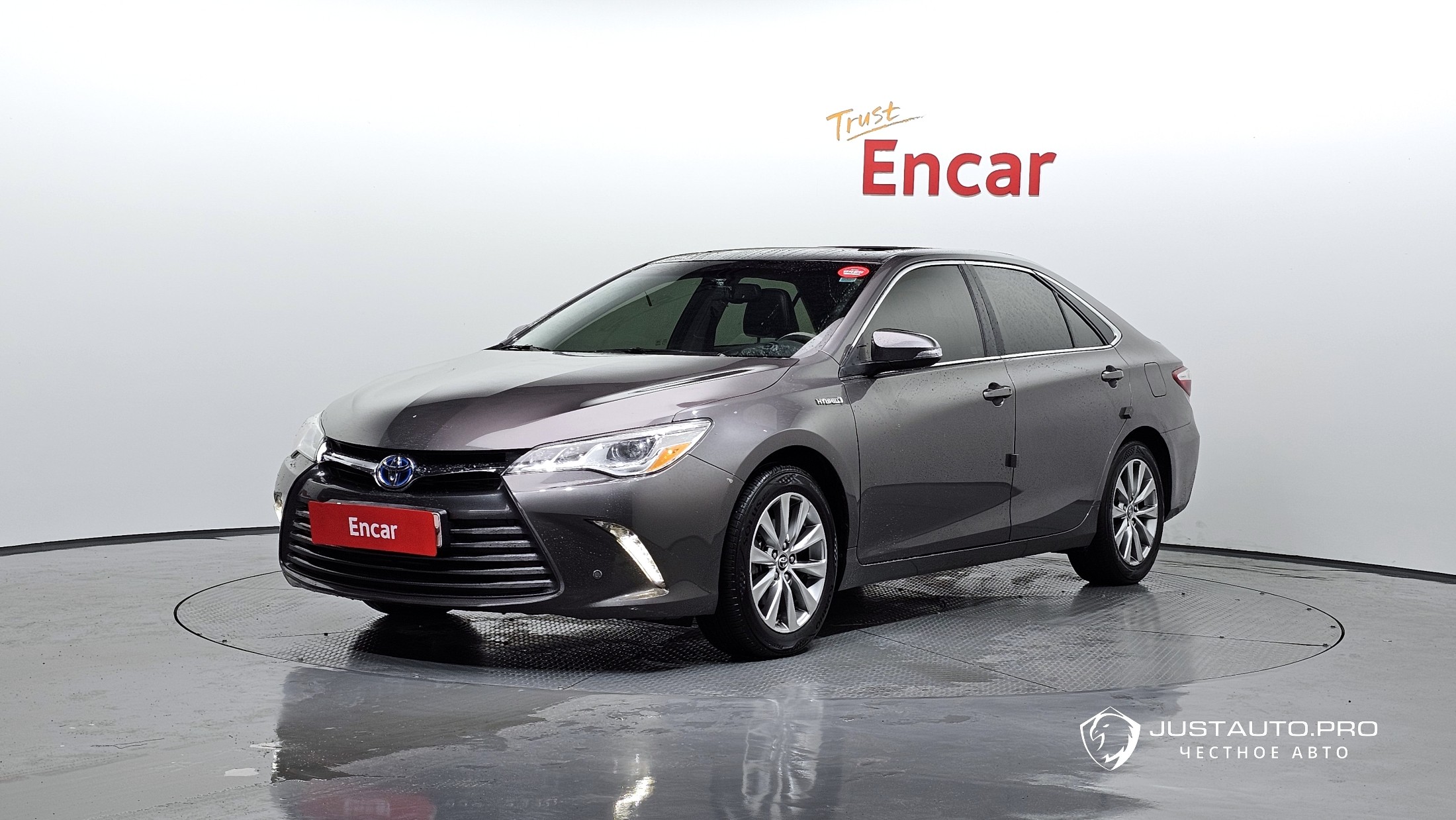 Автомобиль Toyota Camry