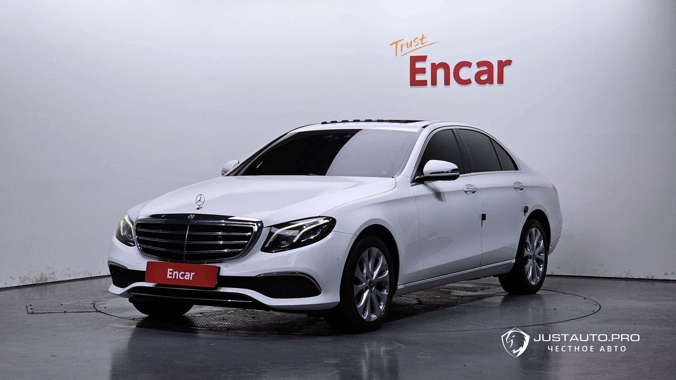 Автомобиль Mercedes-Benz E-Class