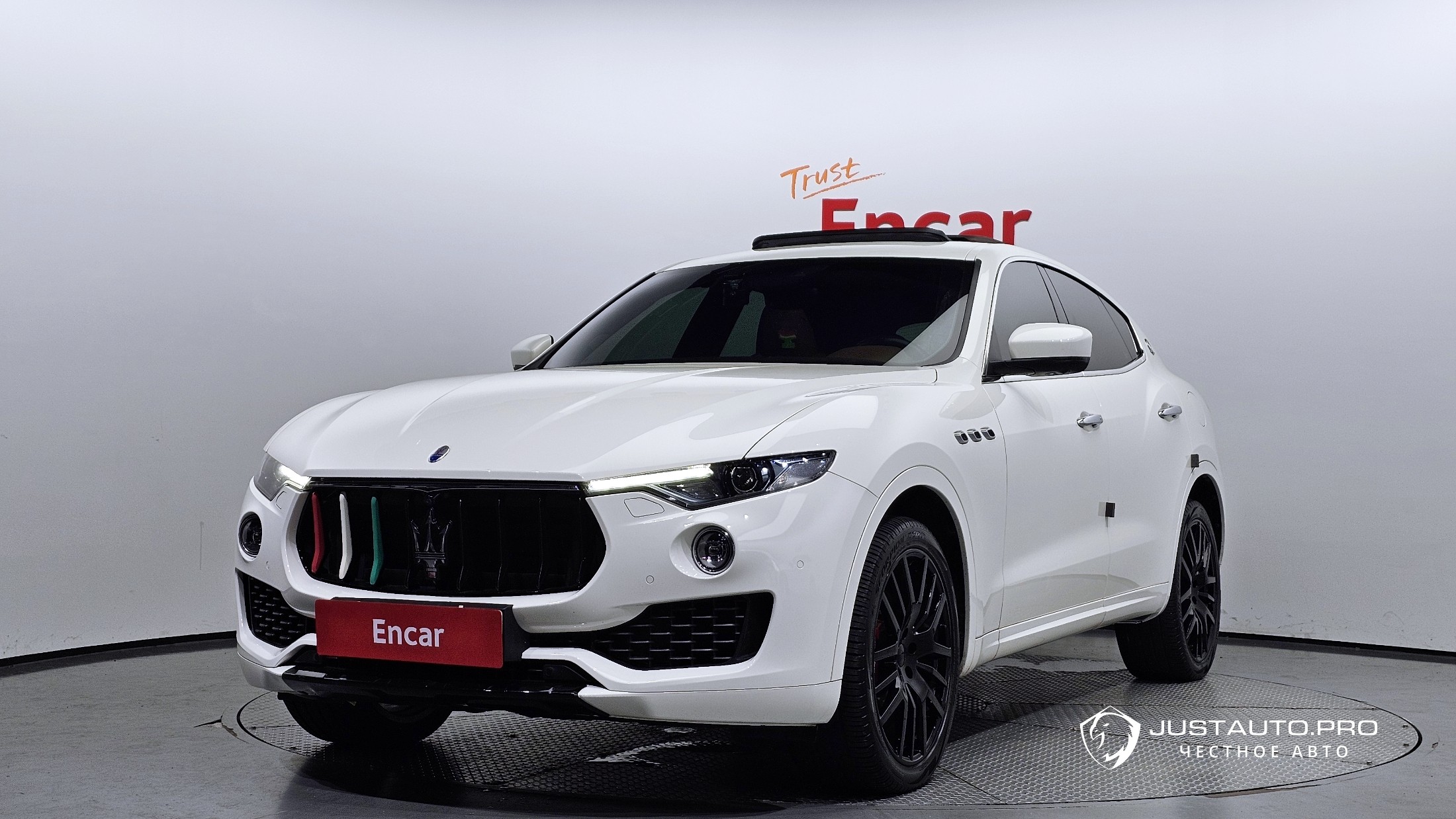 Автомобиль Maserati Levante