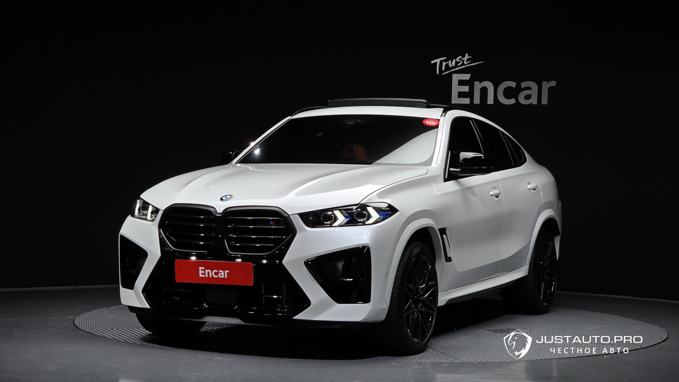 Автомобиль BMW X6M