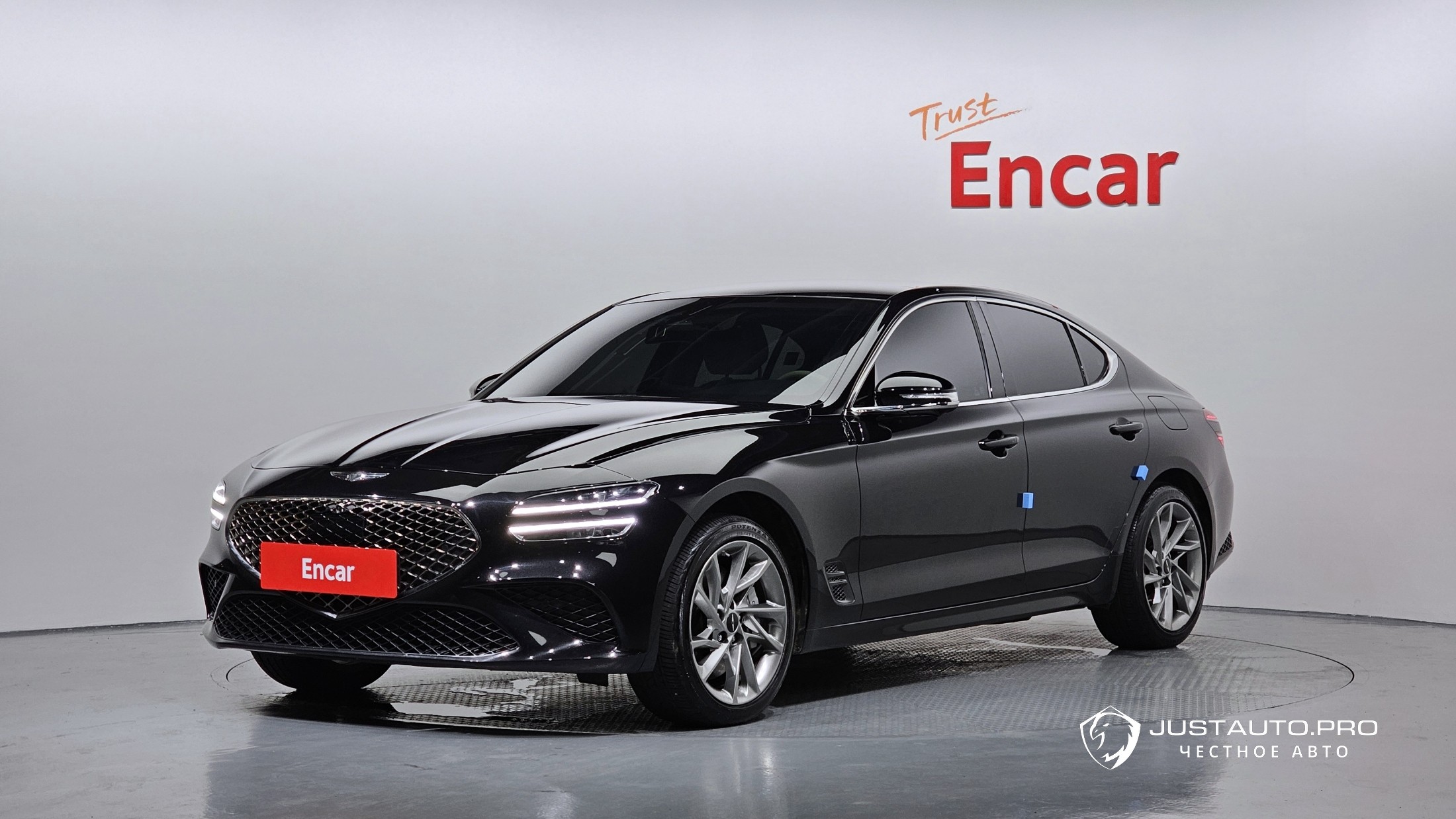 Автомобиль Genesis G70