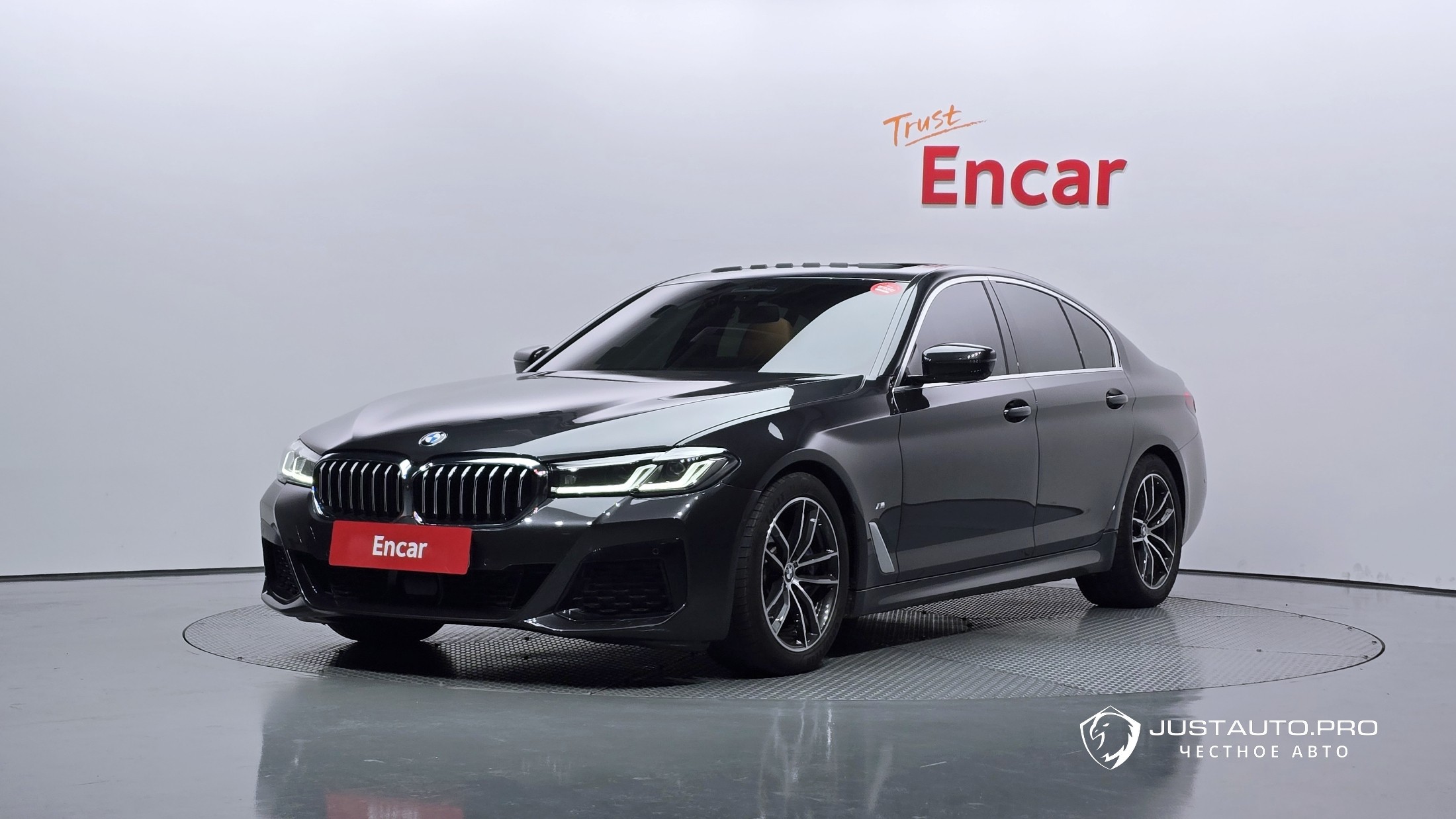 Автомобиль BMW 5-Series