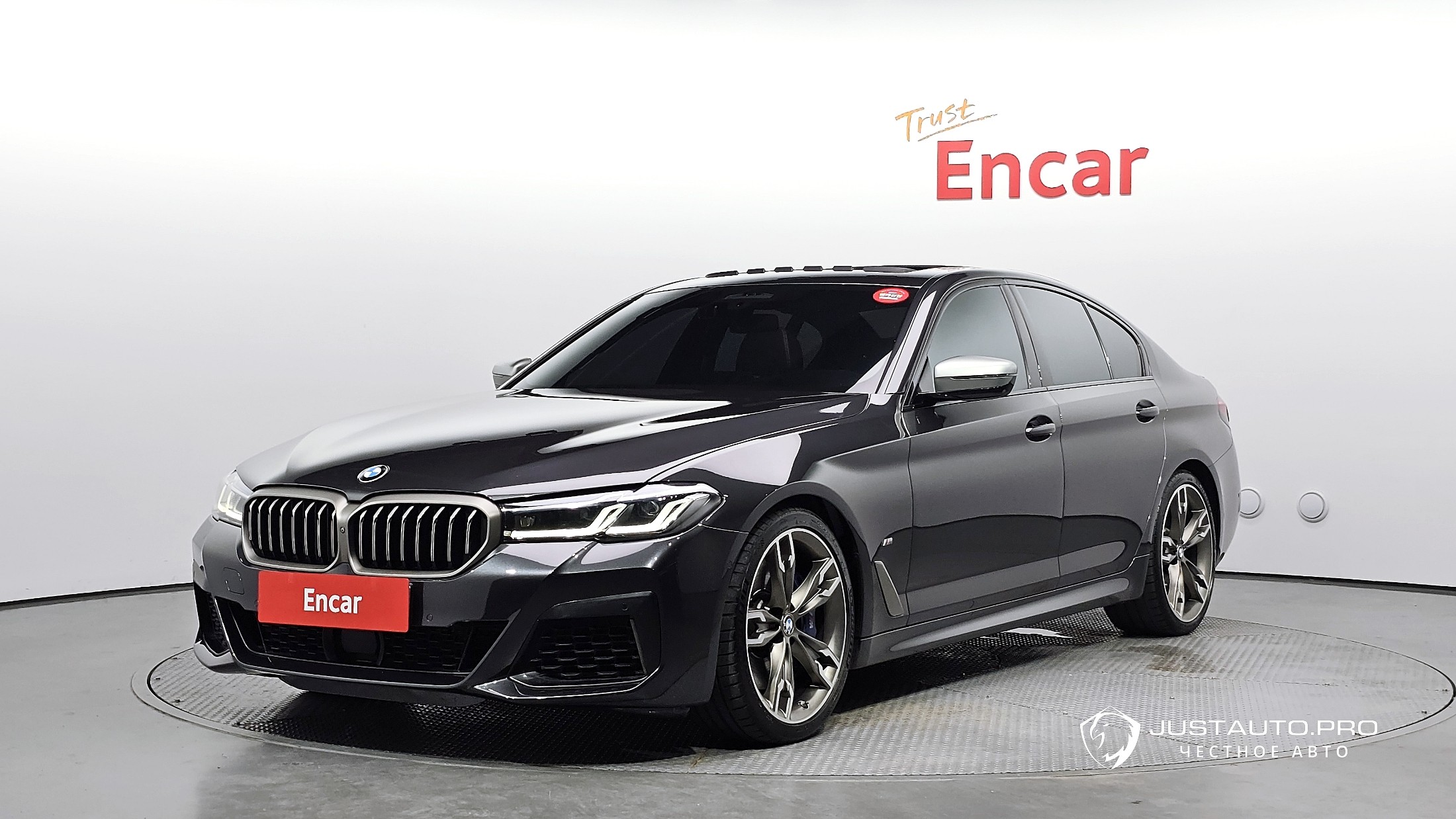 Автомобиль BMW 5-Series