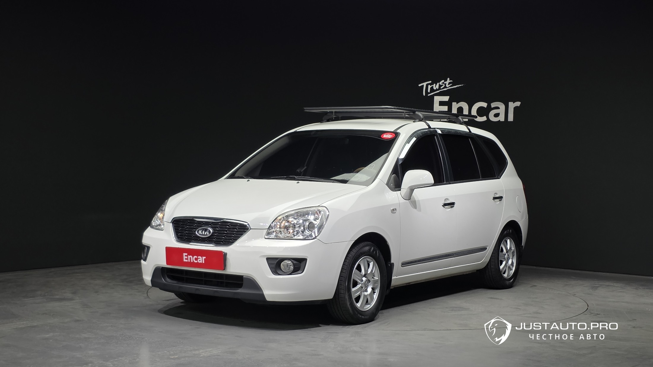 Автомобиль Kia Carens