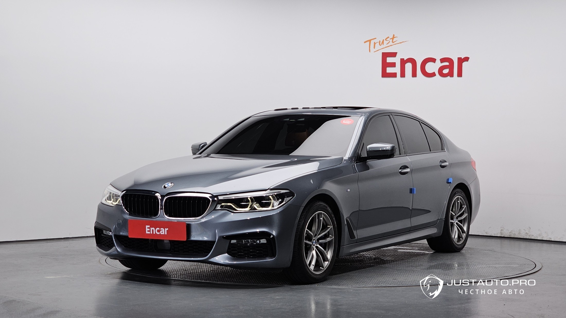 Автомобиль BMW 5-Series