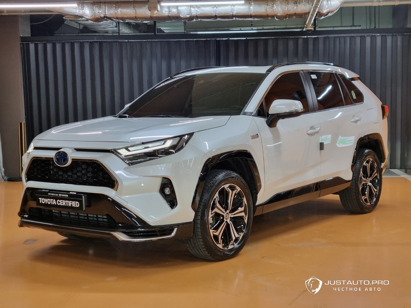 Автомобиль Toyota RAV4