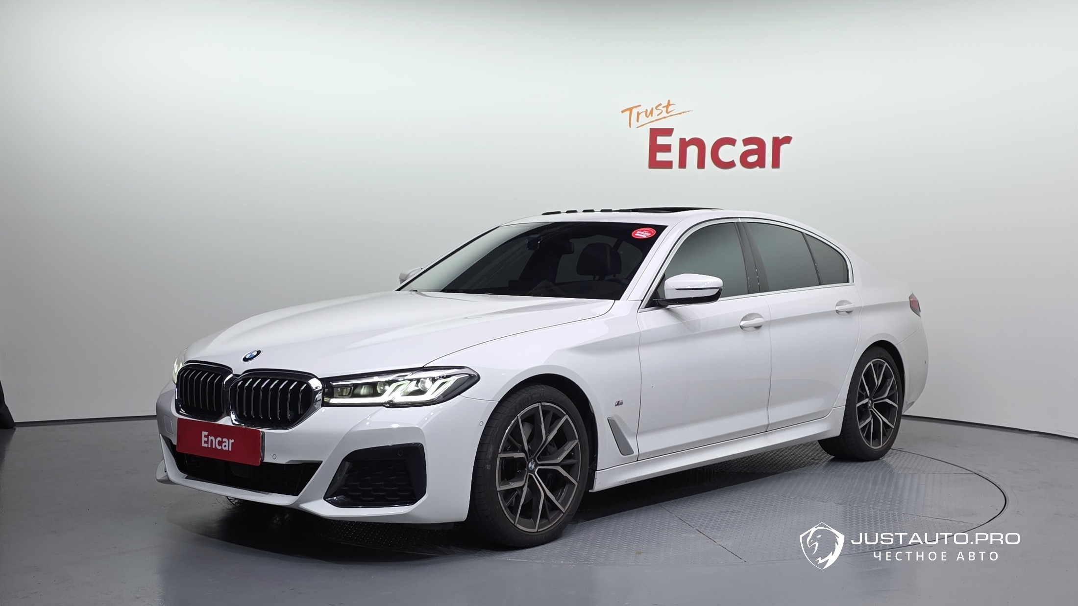 Автомобиль BMW 5-Series
