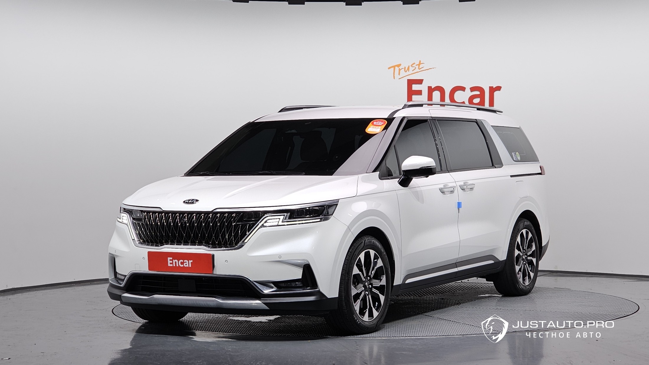 Автомобиль Kia Canival