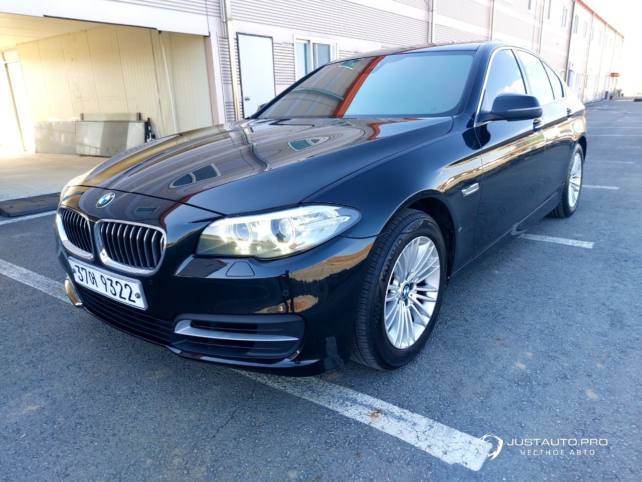 Автомобиль BMW 5-Series