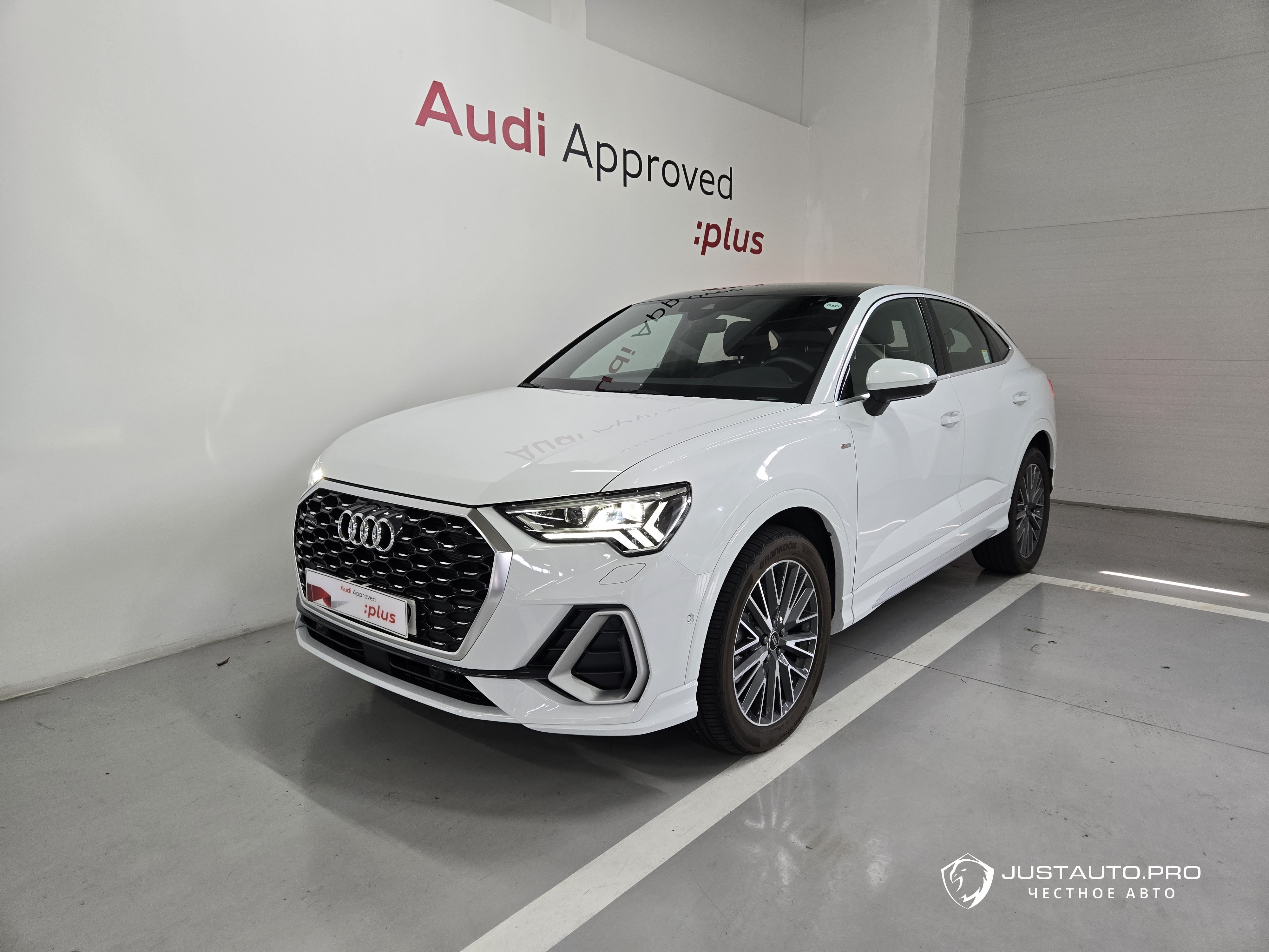 Автомобиль Audi Q3