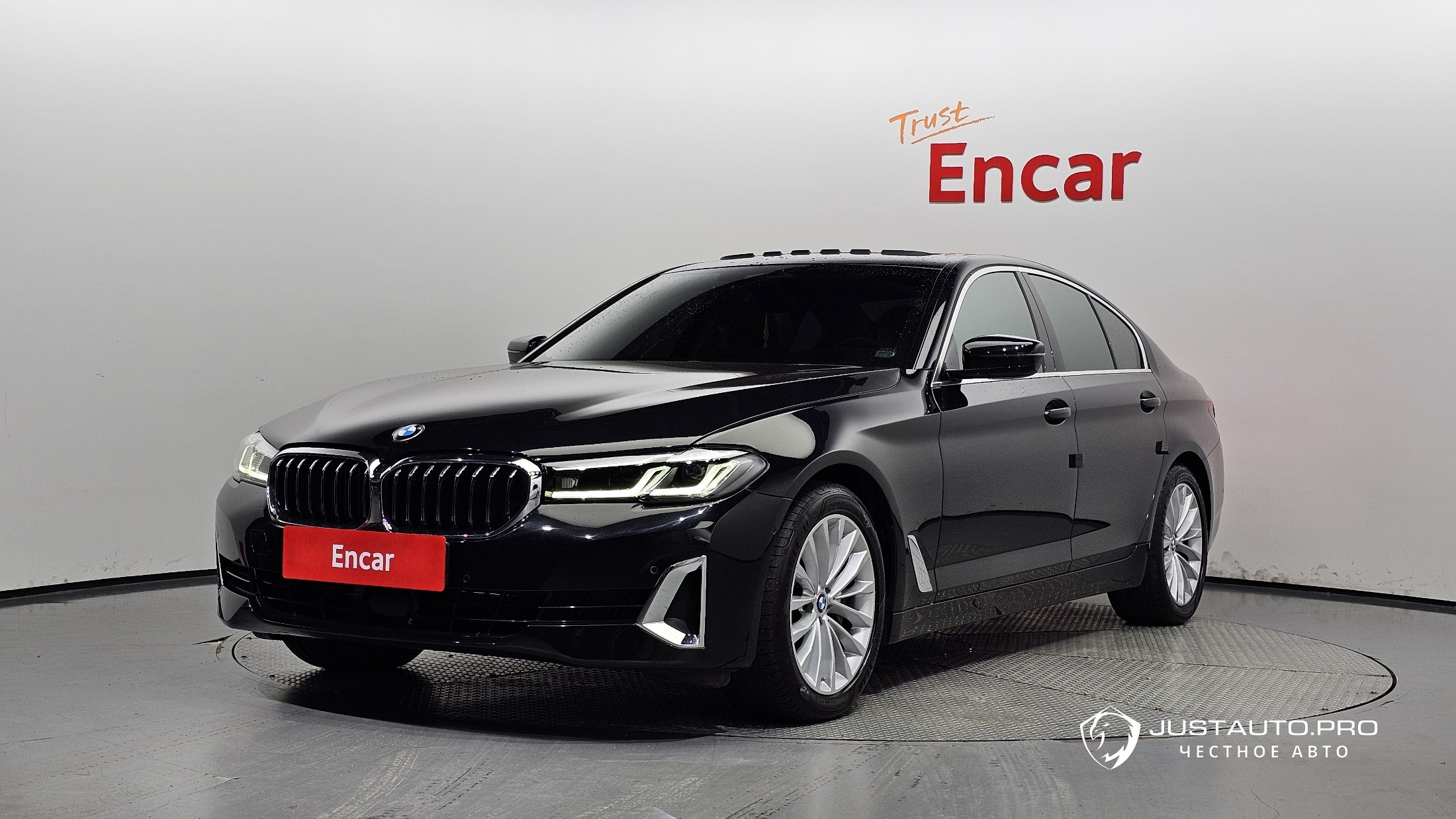 Автомобиль BMW 5-Series
