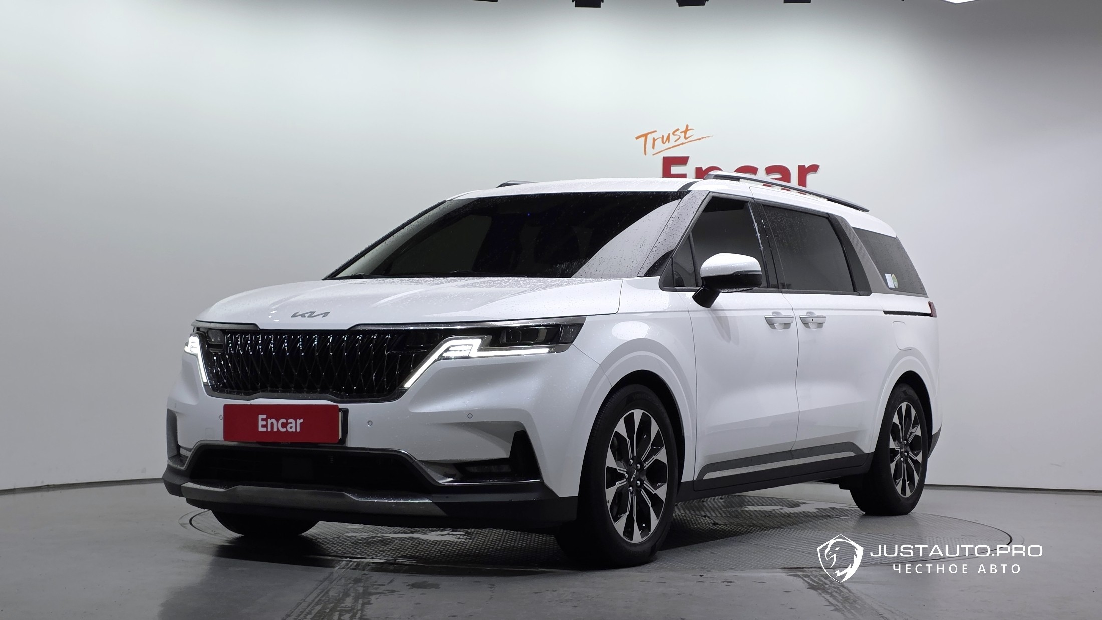 Автомобиль Kia Canival