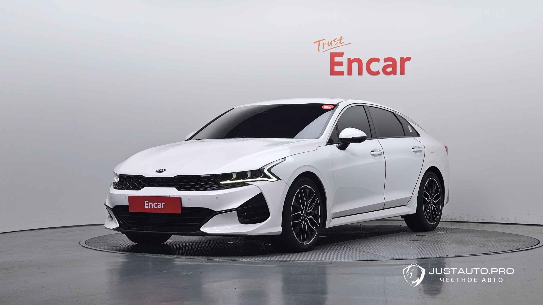 Автомобиль Kia K5
