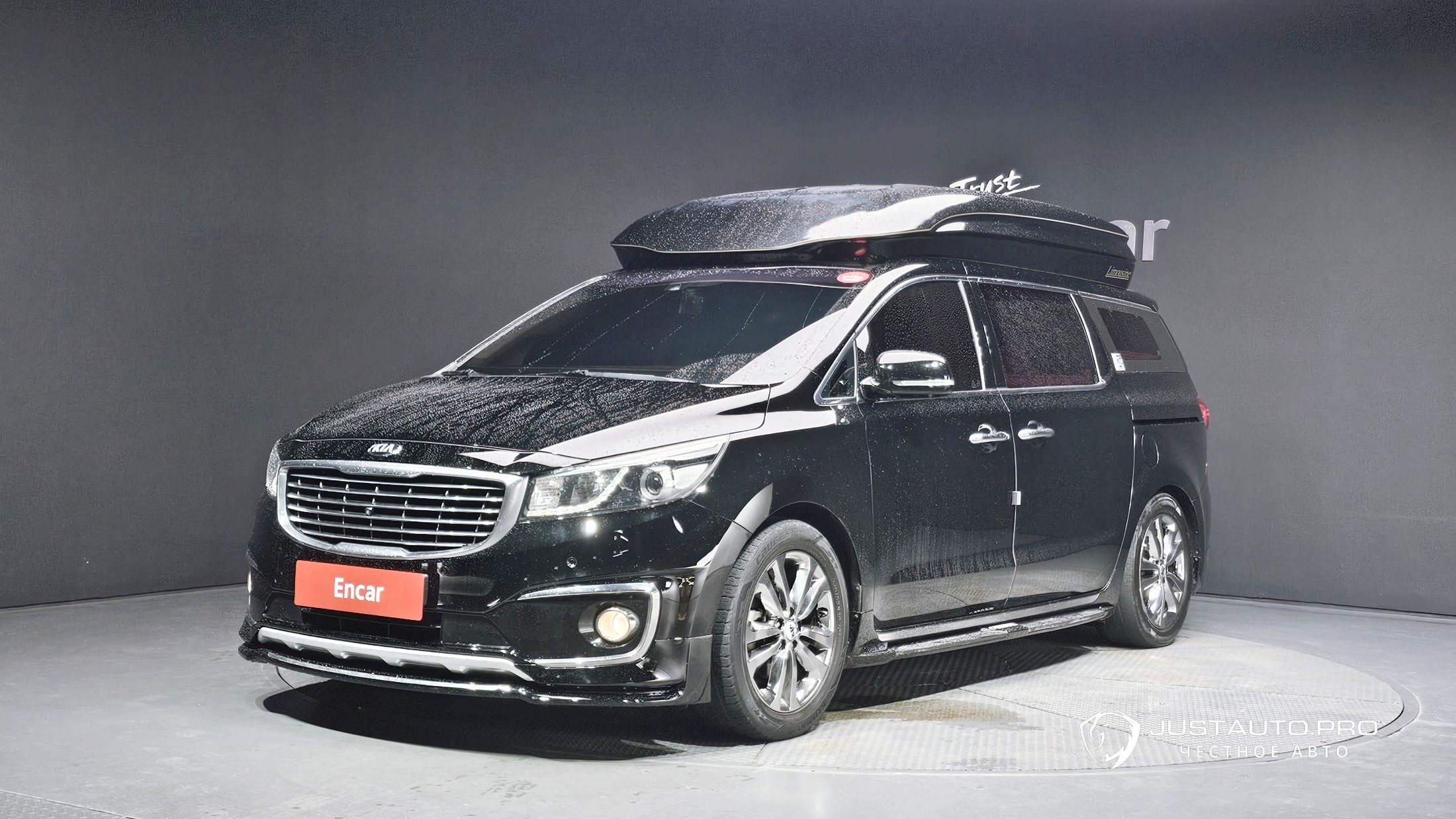 Автомобиль Kia Canival