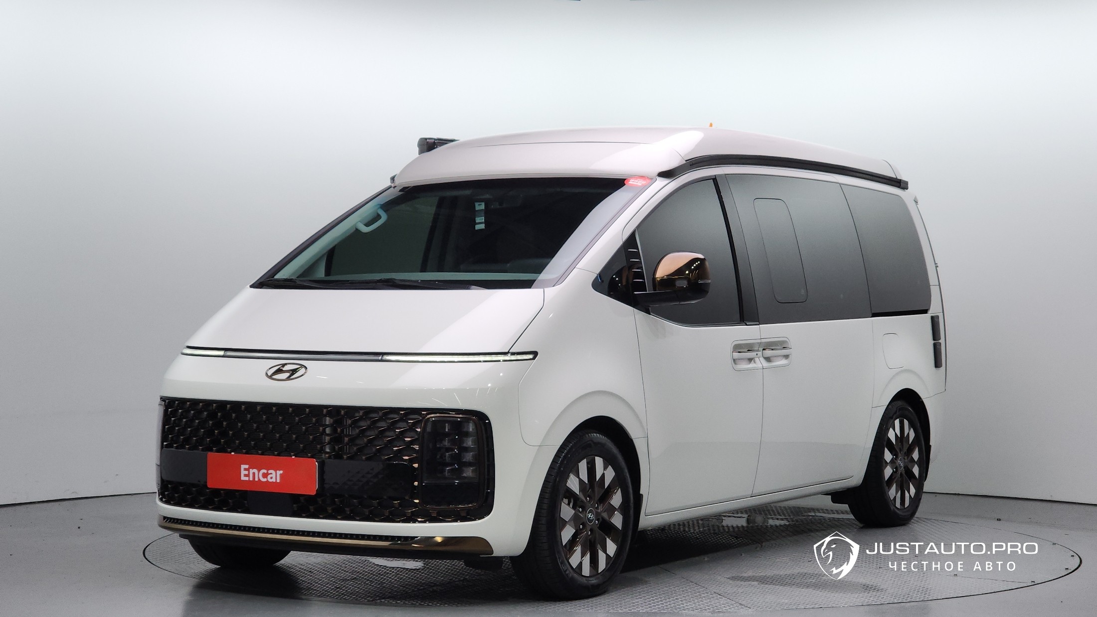 Автомобиль Hyundai Staria