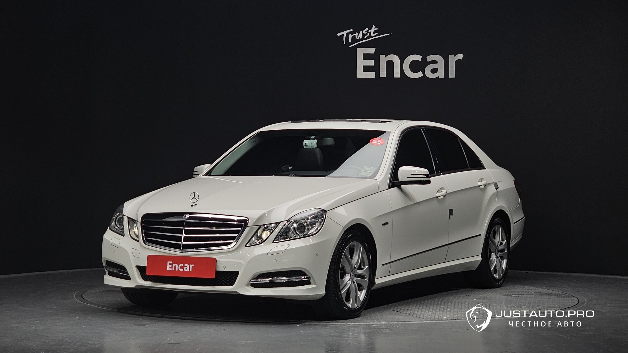Автомобиль Mercedes-Benz E-Class