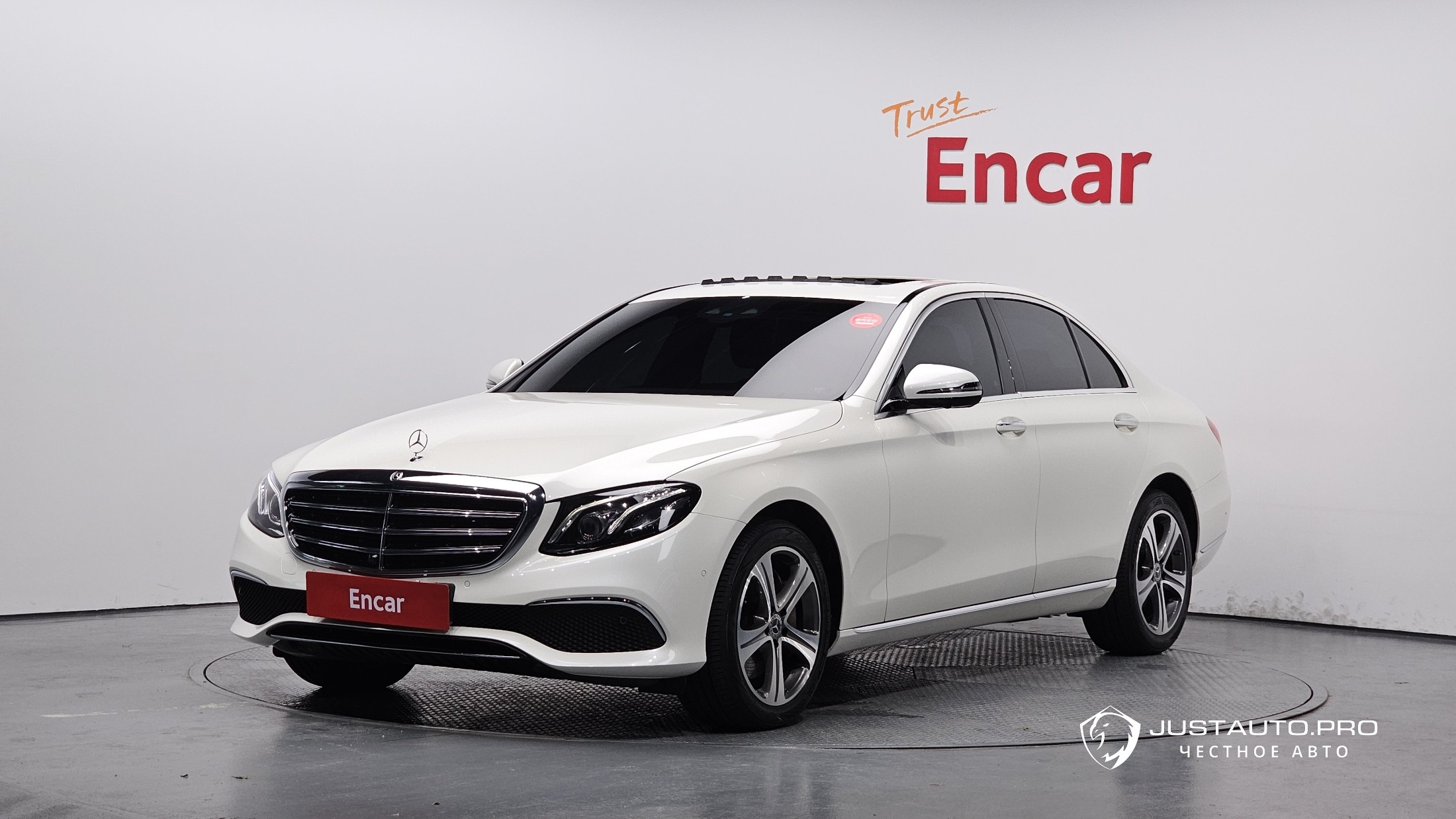Автомобиль Mercedes-Benz E-Class