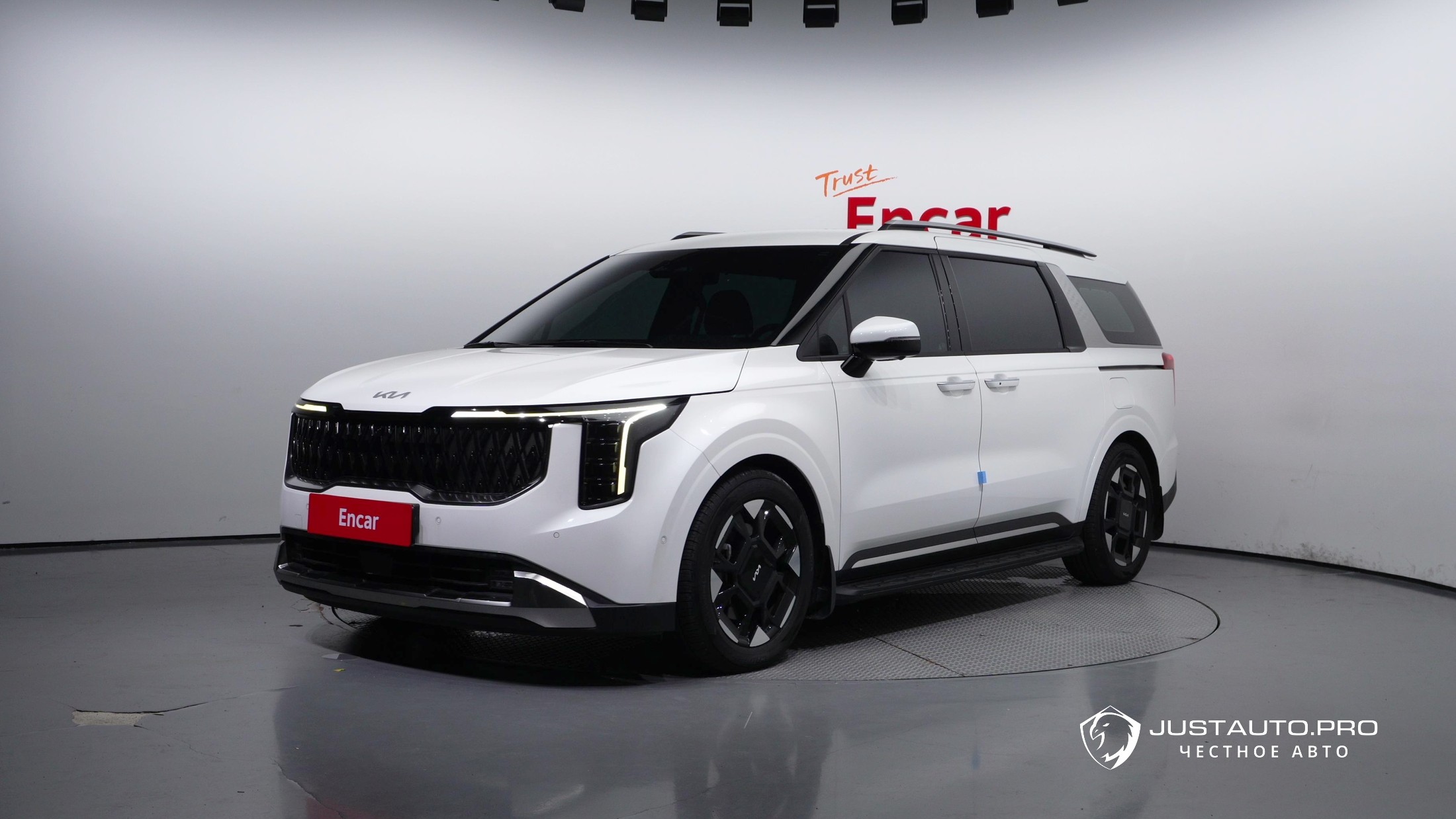 Автомобиль Kia Canival