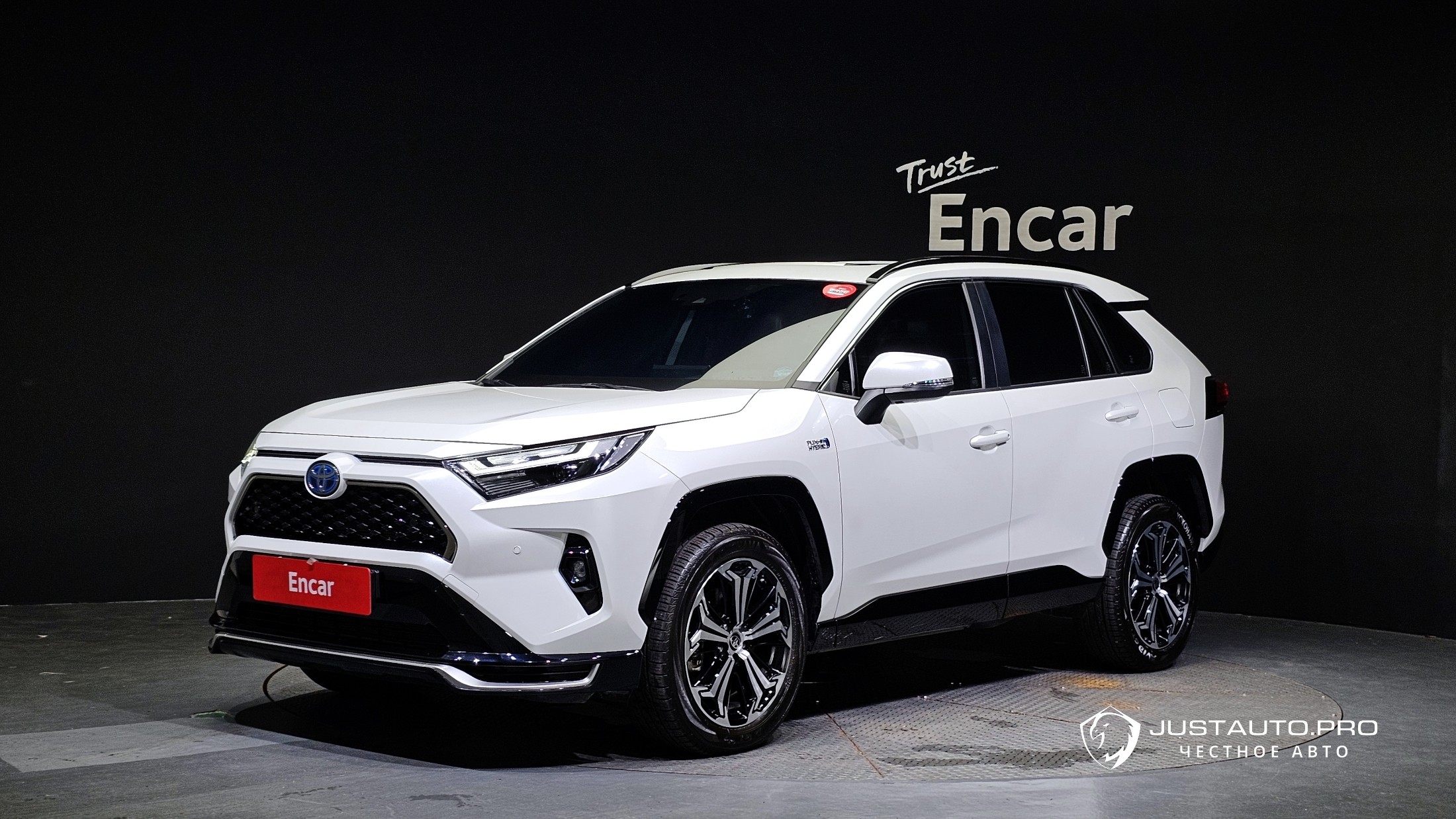 Автомобиль Toyota RAV4
