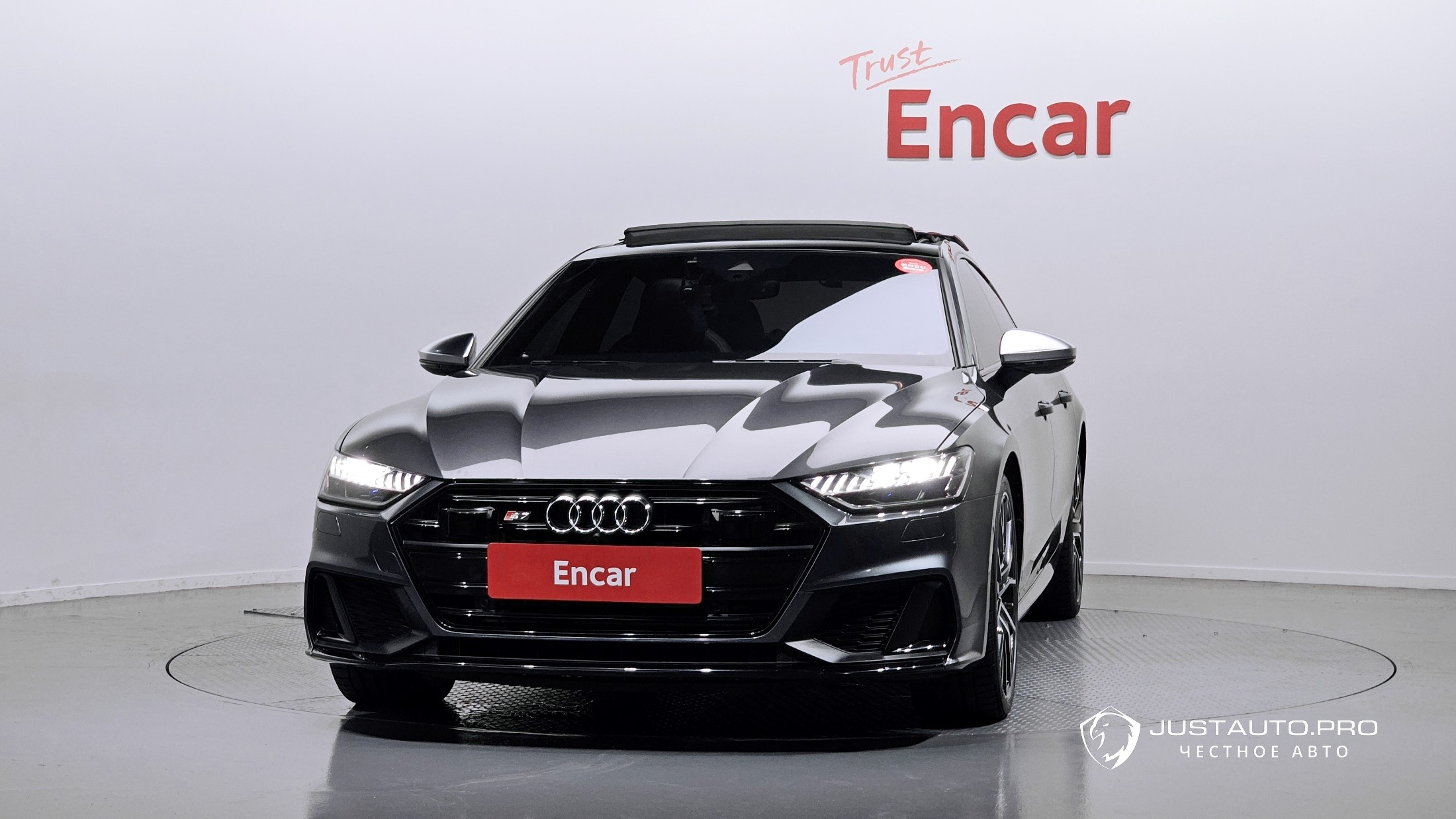 Автомобиль Audi S7