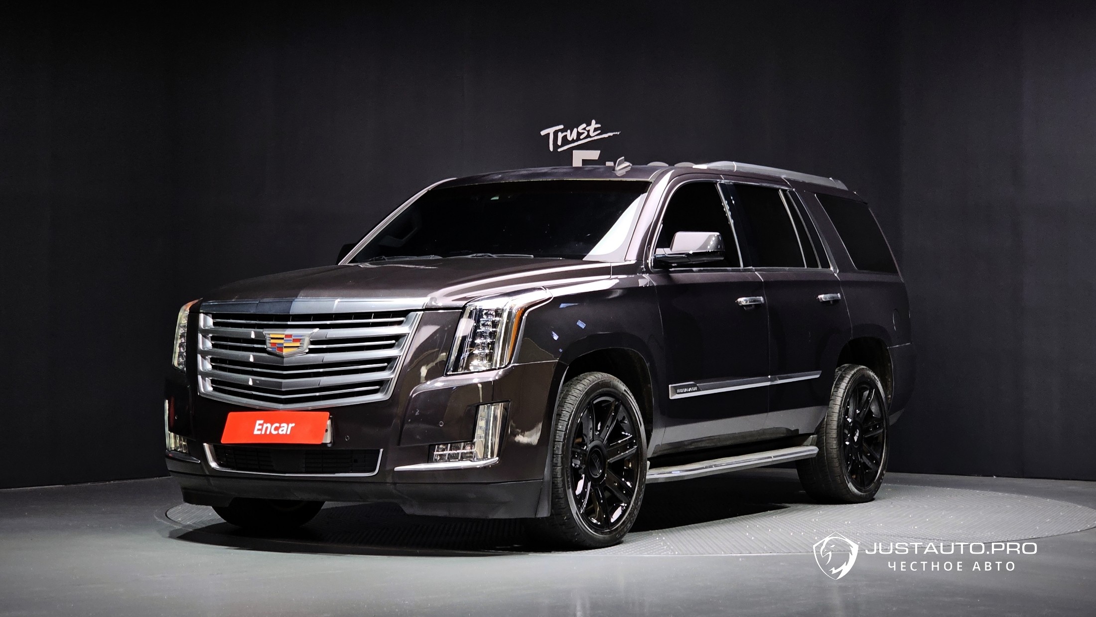 Автомобиль Cadillac Escalade