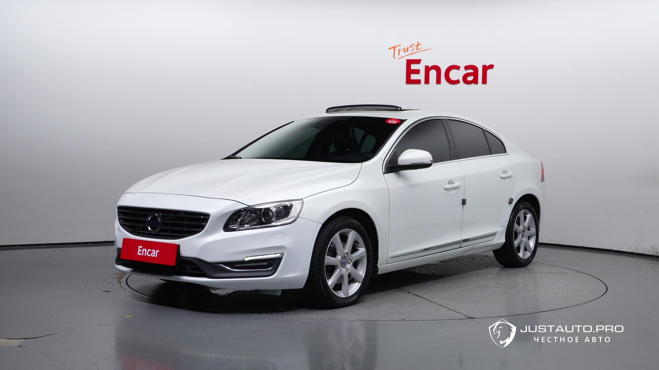 Автомобиль Volvo S60