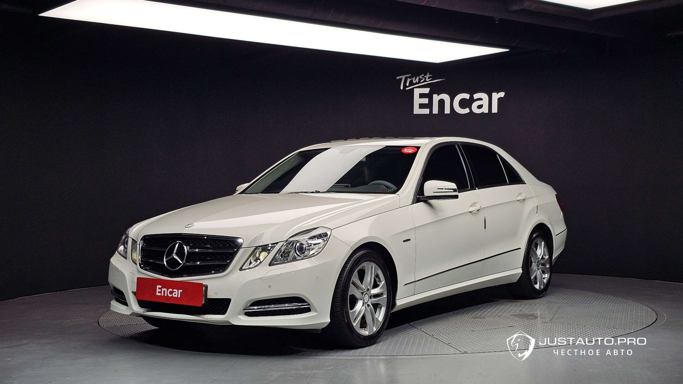 Автомобиль Mercedes-Benz E-Class