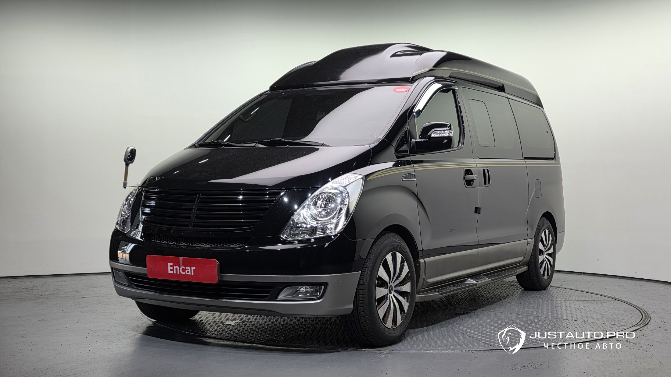 Автомобиль Hyundai Starex