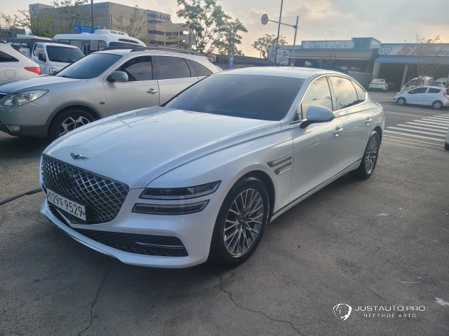 Автомобиль Genesis G80