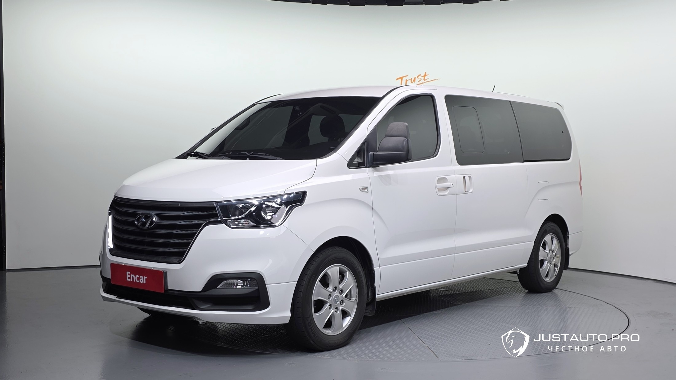 Автомобиль Hyundai Starex