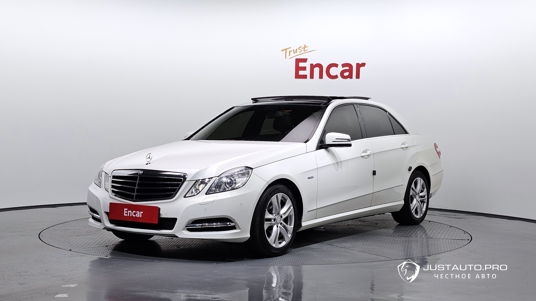Автомобиль Mercedes-Benz E-Class
