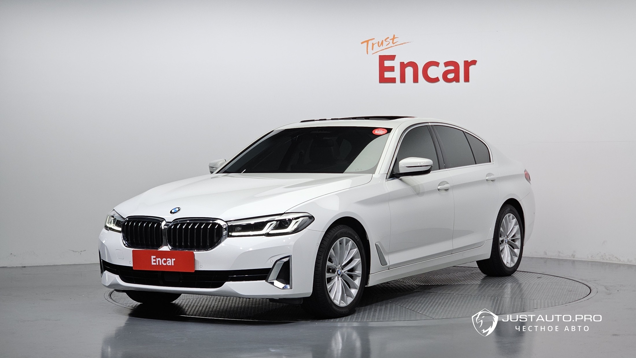 Автомобиль BMW 5-Series