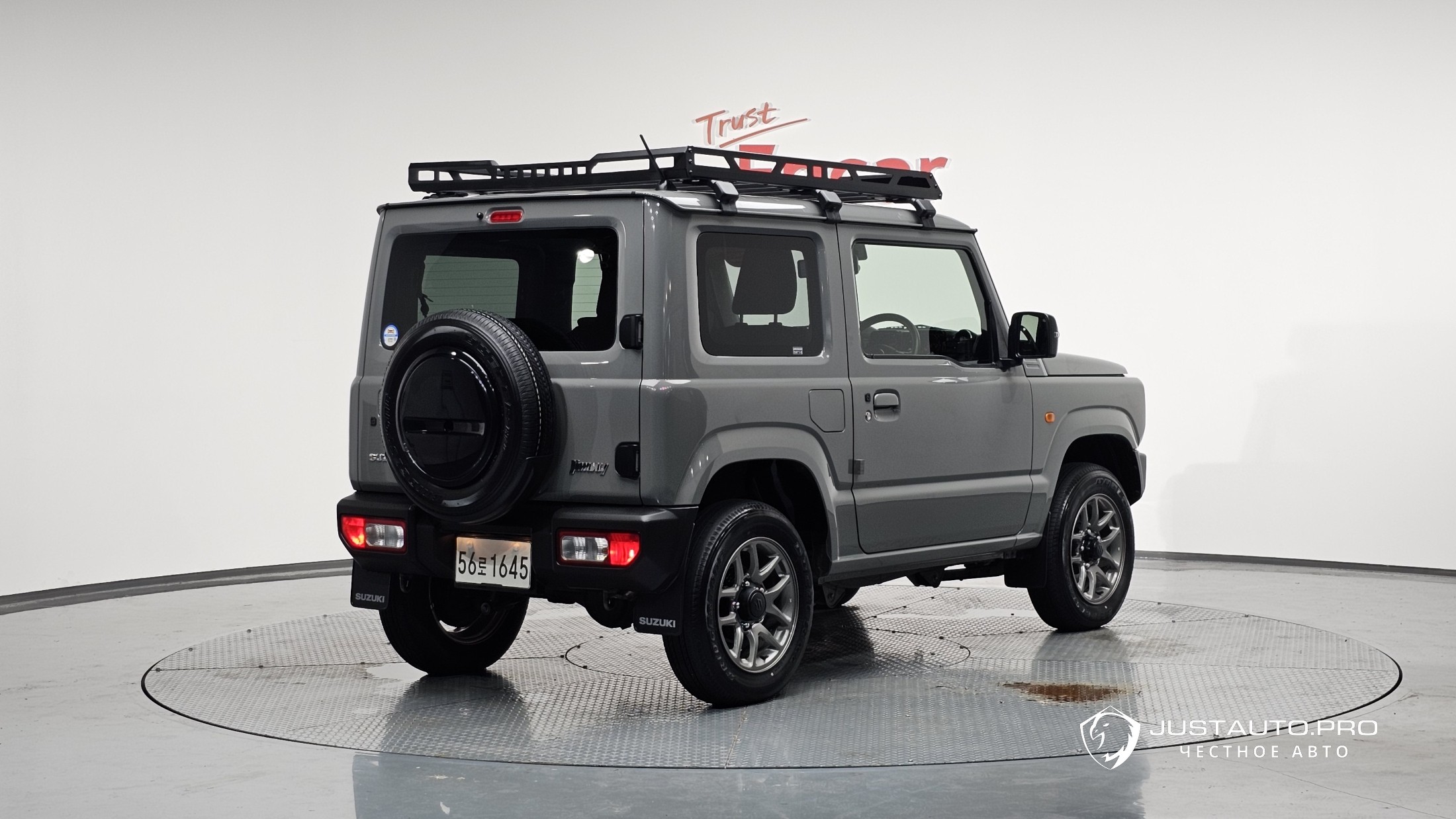 Автомобиль Suzuki Jimny