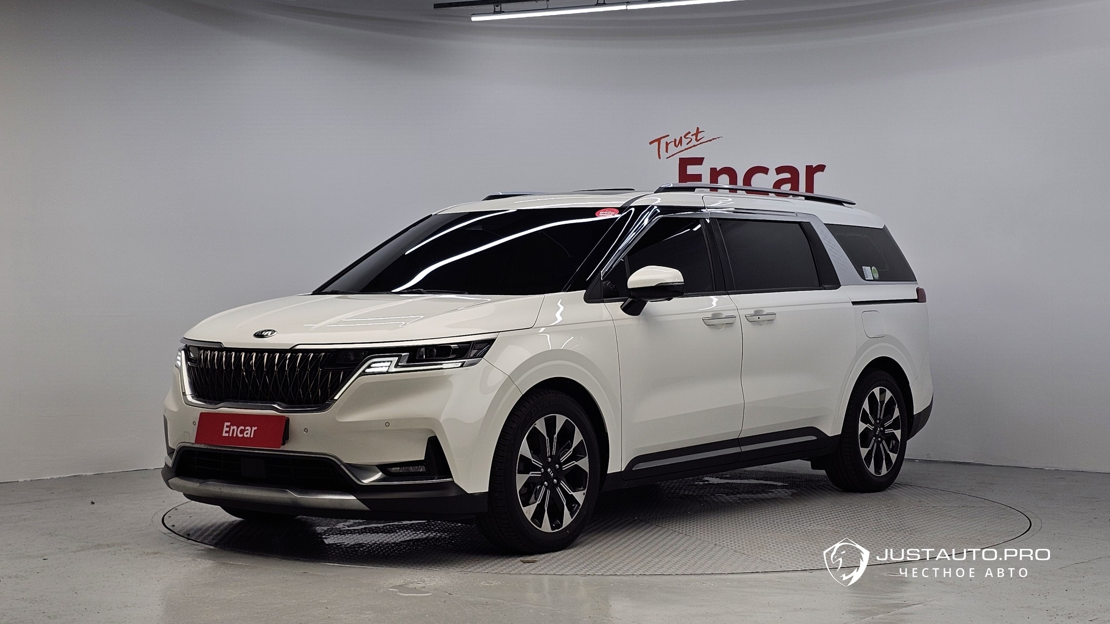 Автомобиль Kia Canival