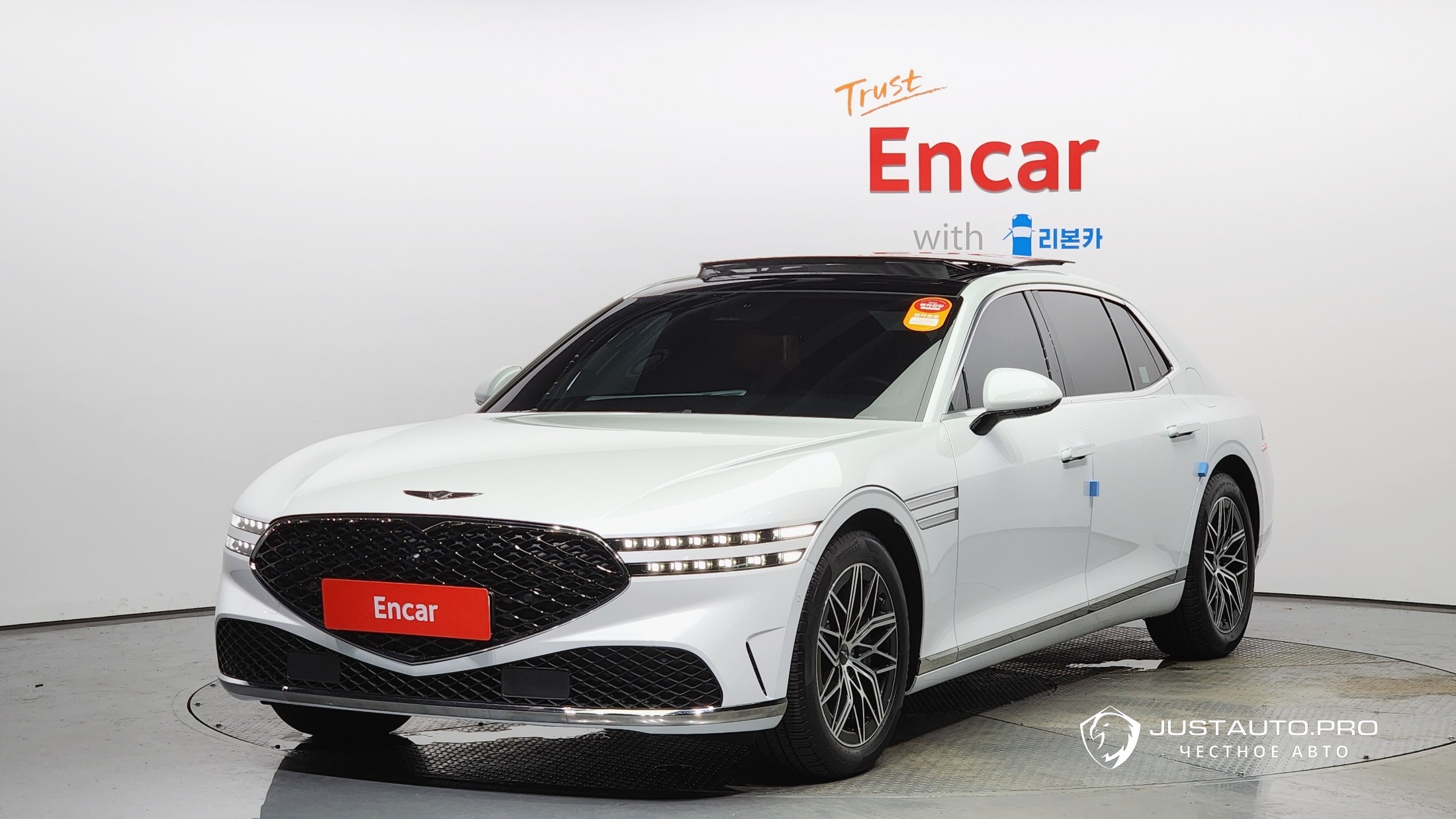 Автомобиль Genesis G90