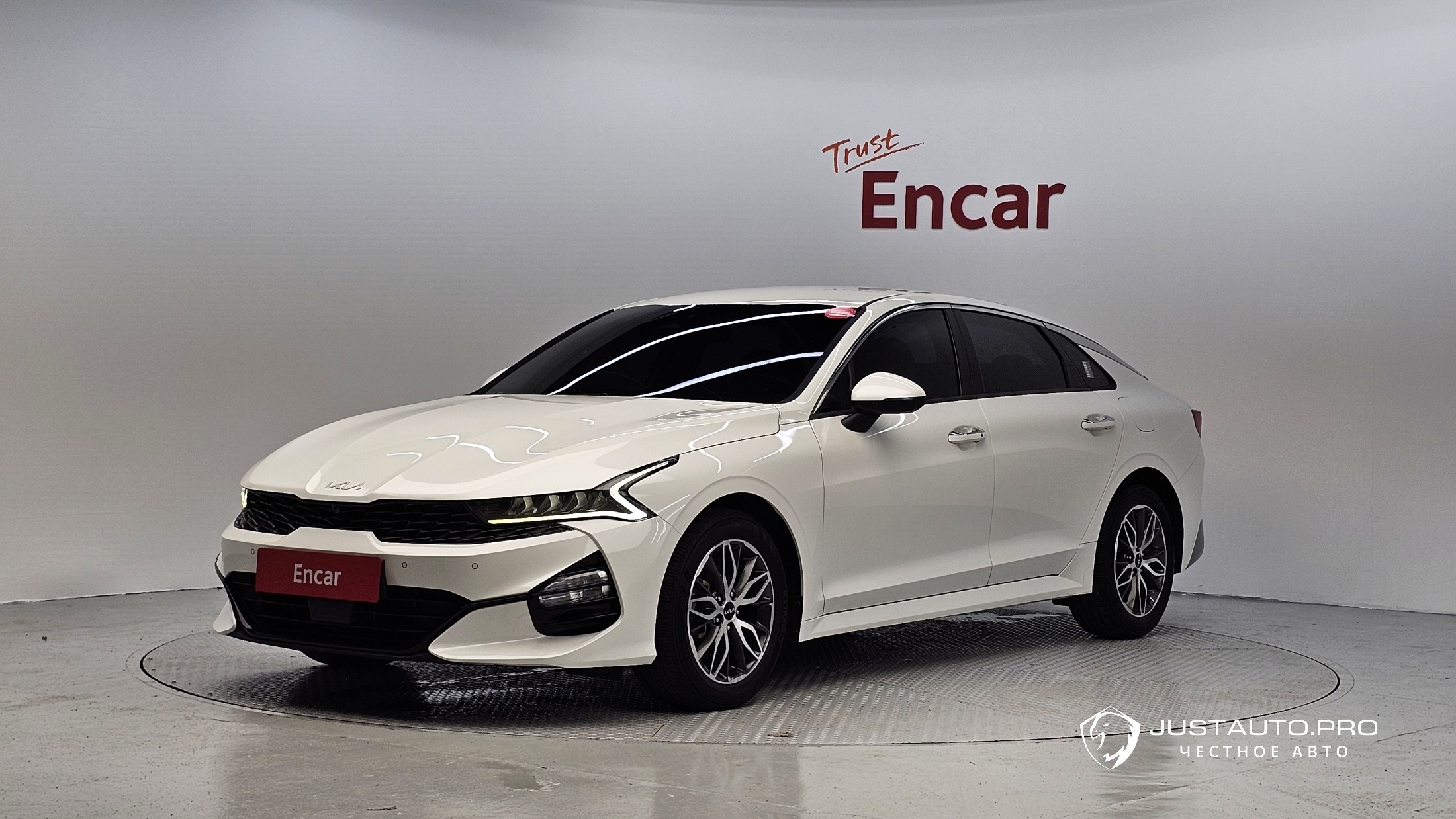 Автомобиль Kia K5