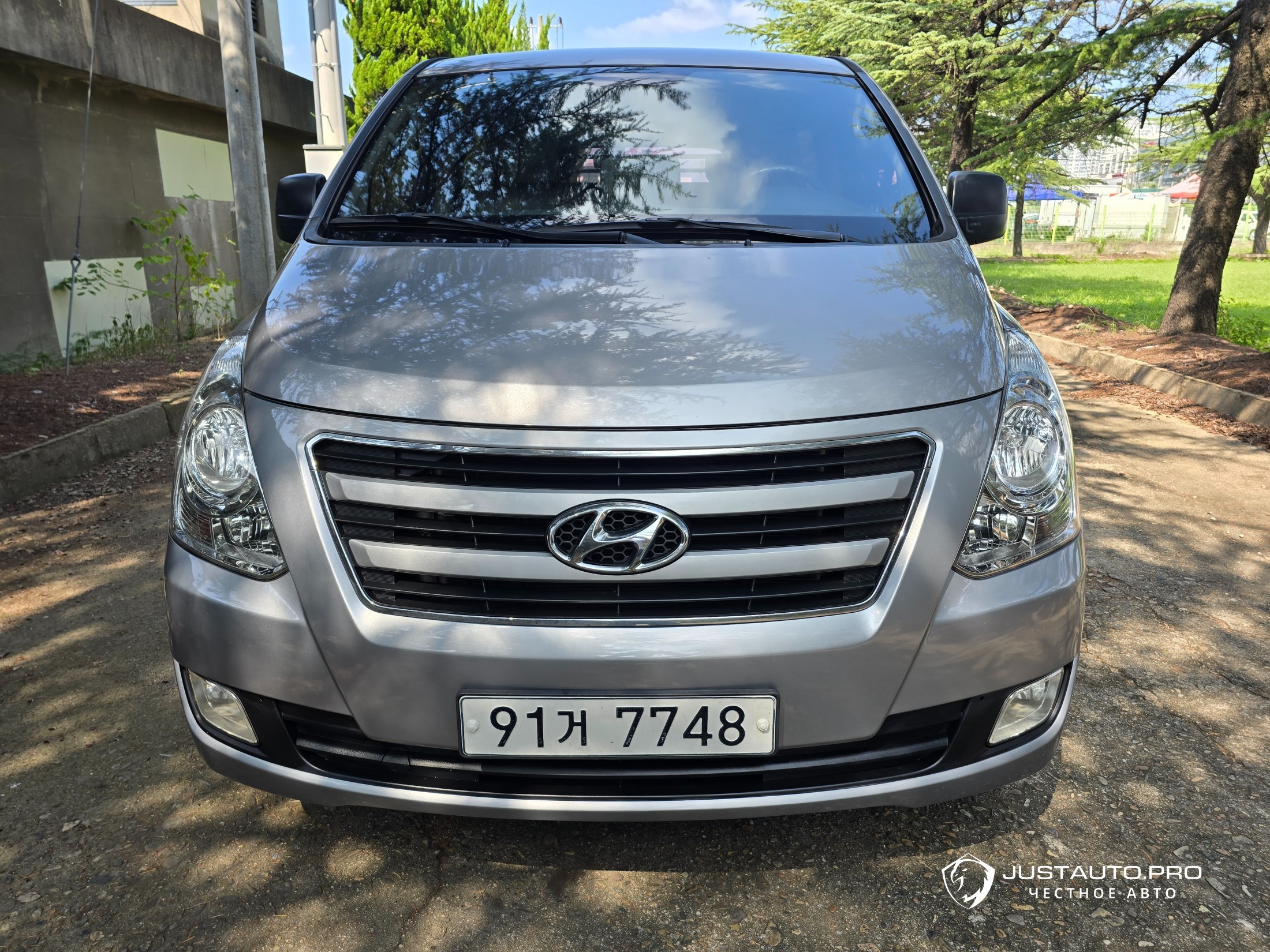 Автомобиль Hyundai Starex