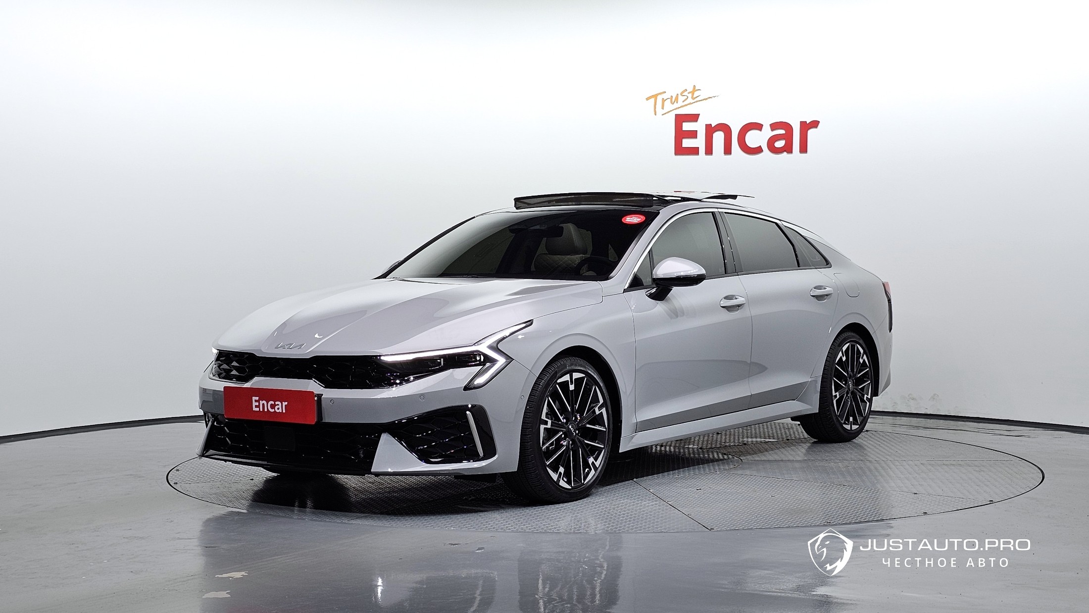 Автомобиль Kia K5