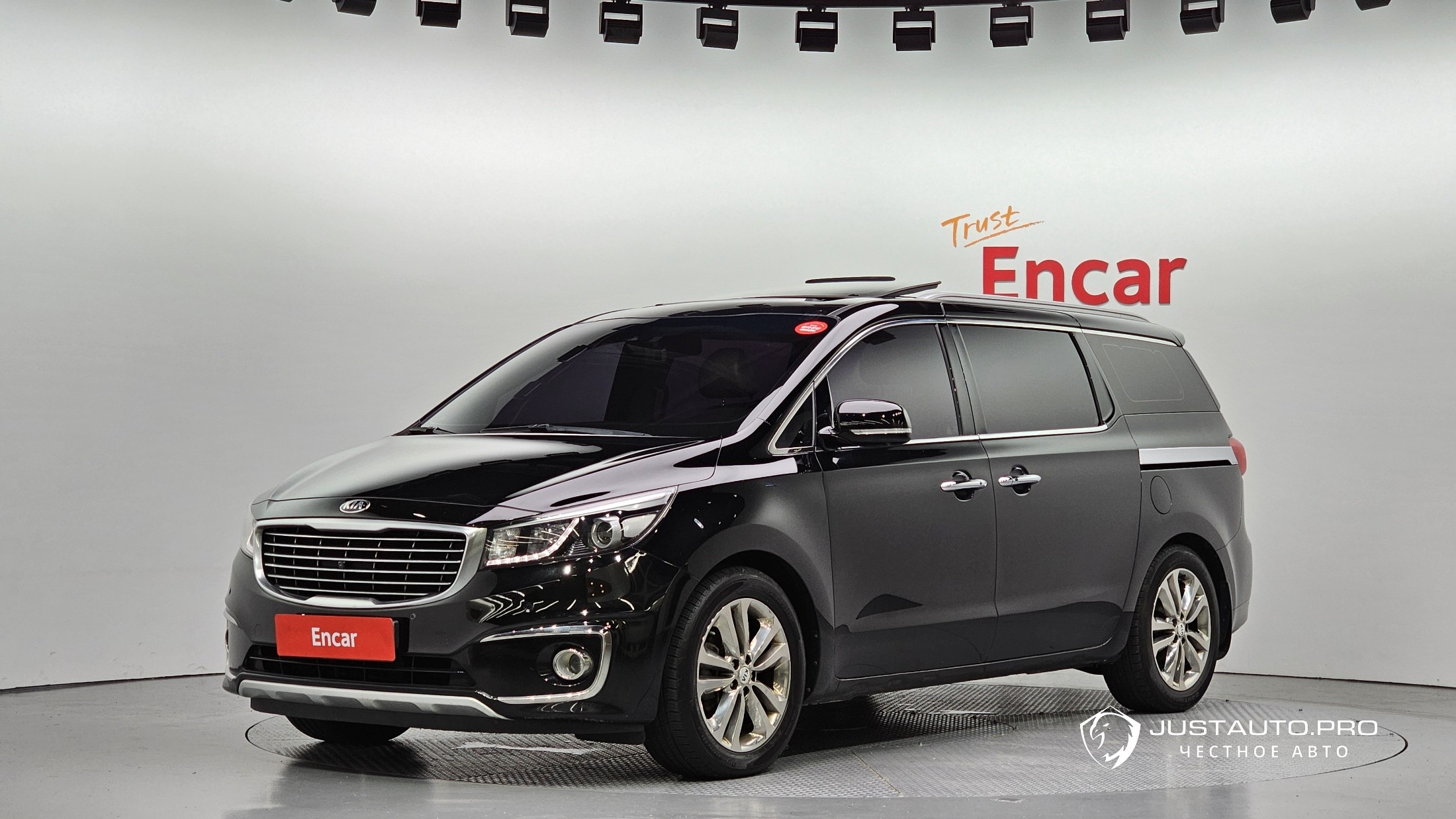 Автомобиль Kia Canival