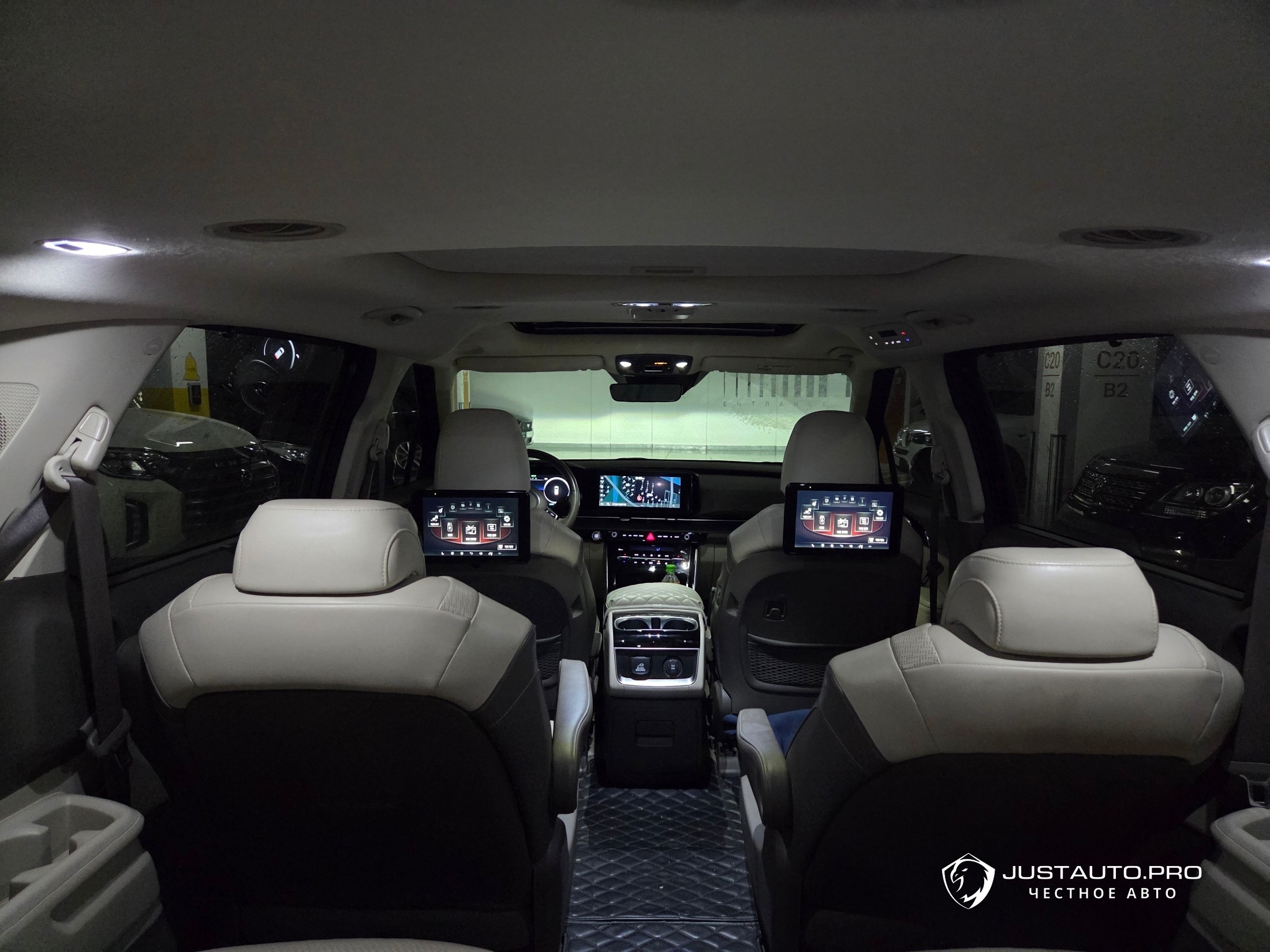 Автомобиль Kia Canival