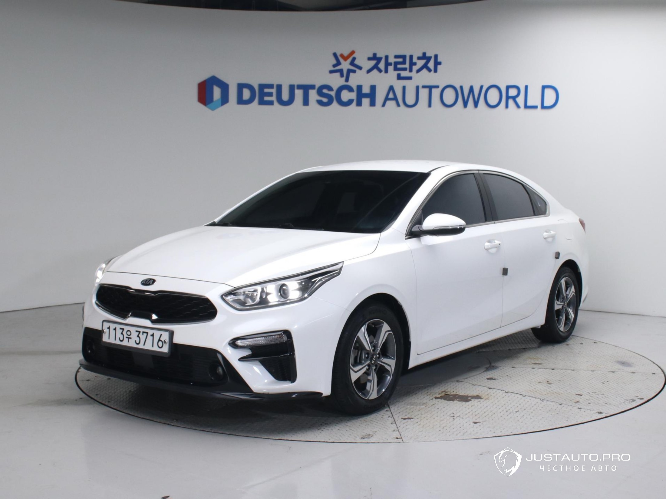 Автомобиль Kia K3