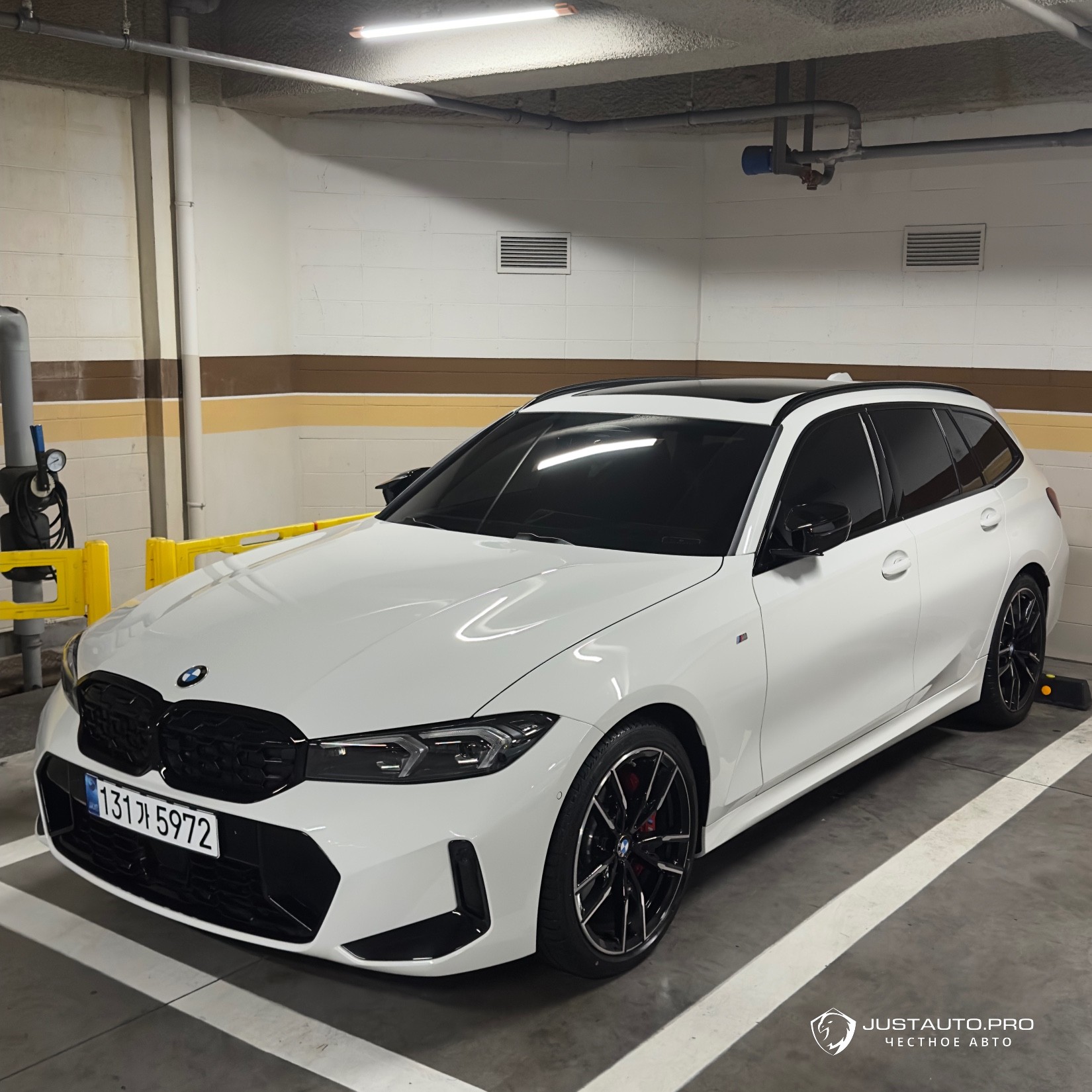 Автомобиль BMW 3-Series